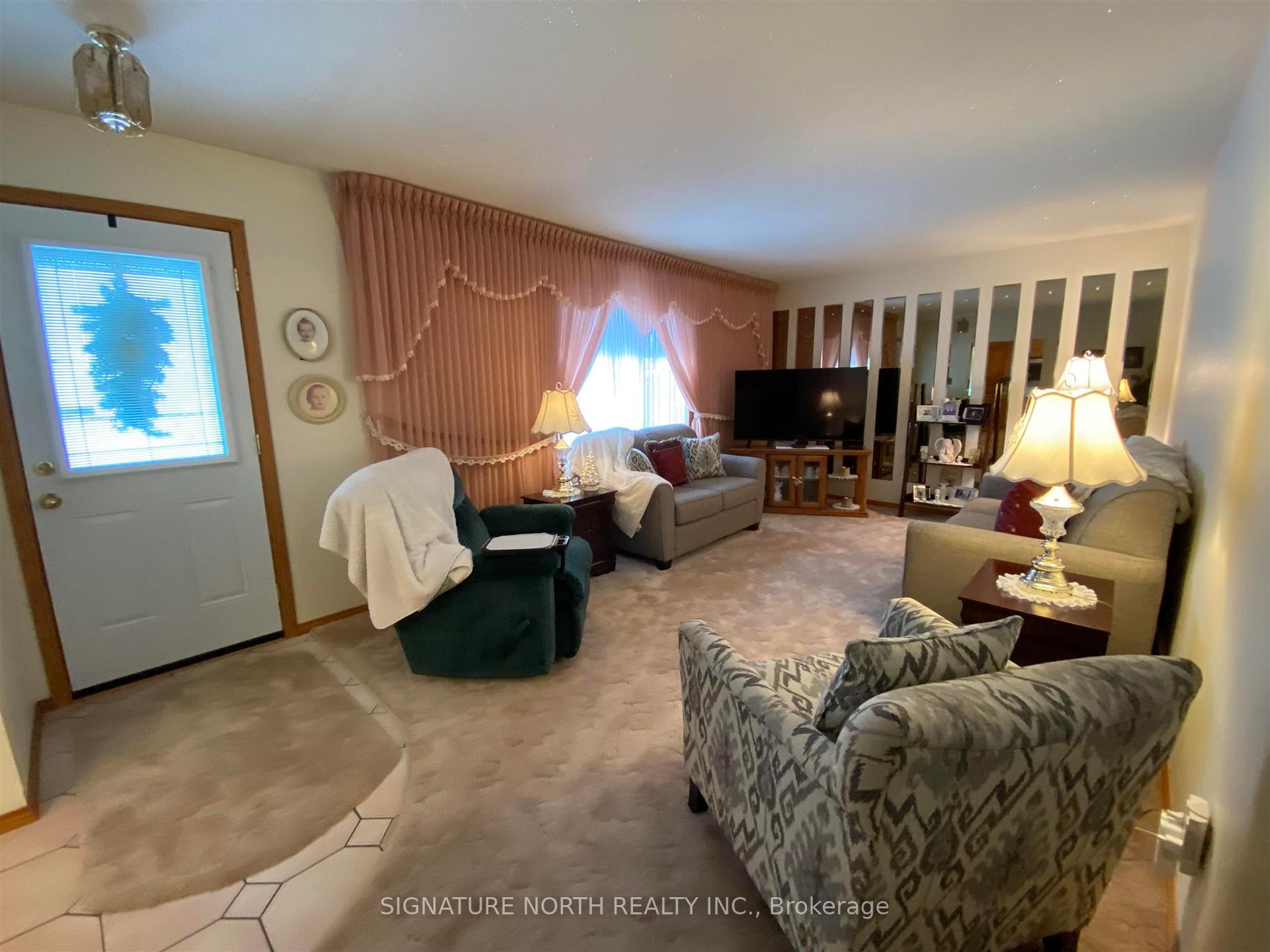 Photo 2 of 414 Amethyst Crescent, Thunder Bay, Northwood Park — HOMEH