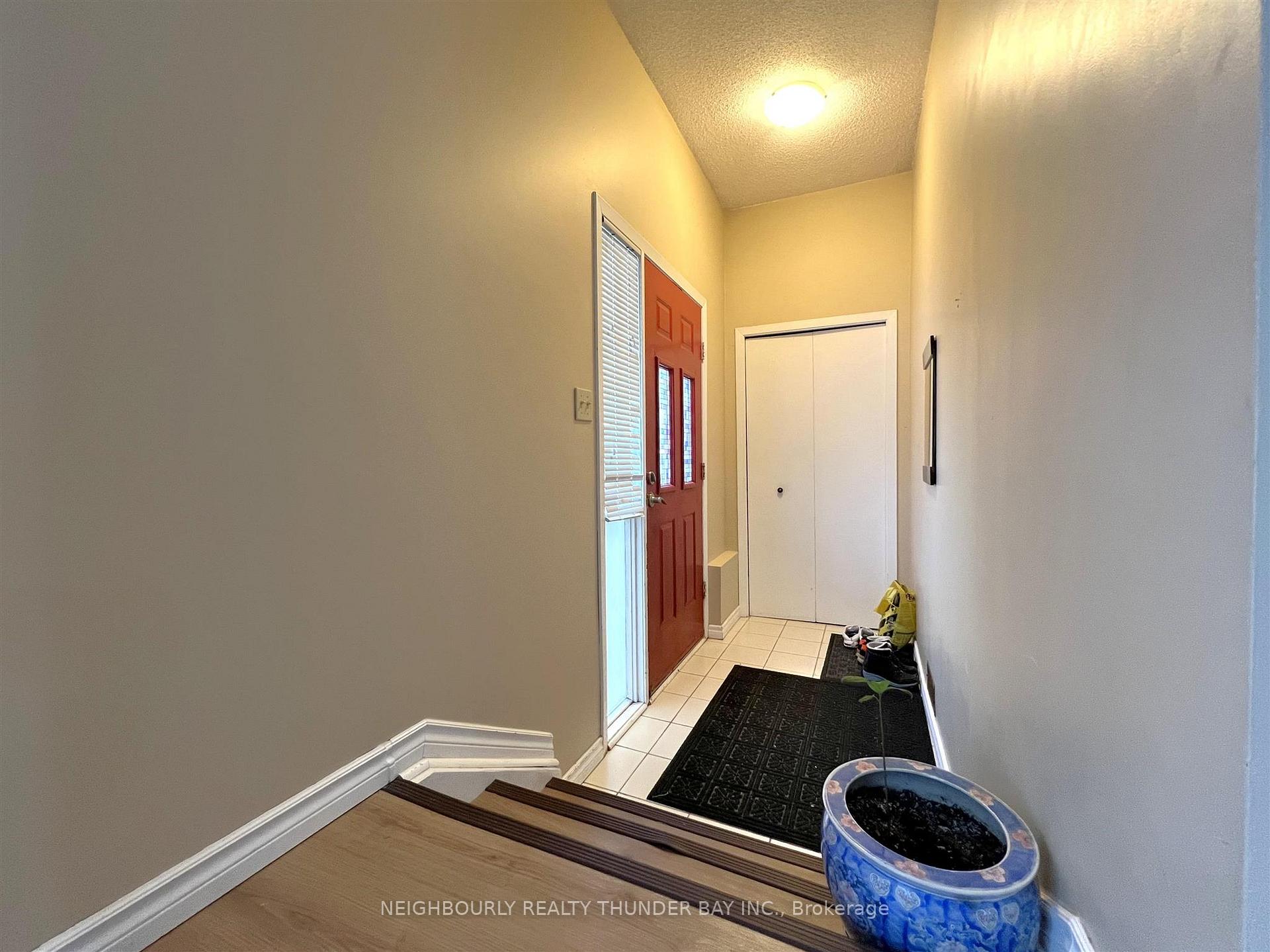 Photo 5 of 185 Market Street, Thunder Bay, Dawson Heights — HOMEH
