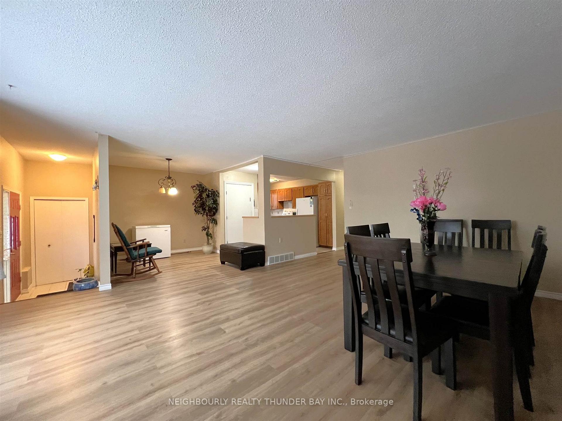 Photo 7 of 185 Market Street, Thunder Bay, Dawson Heights — HOMEH