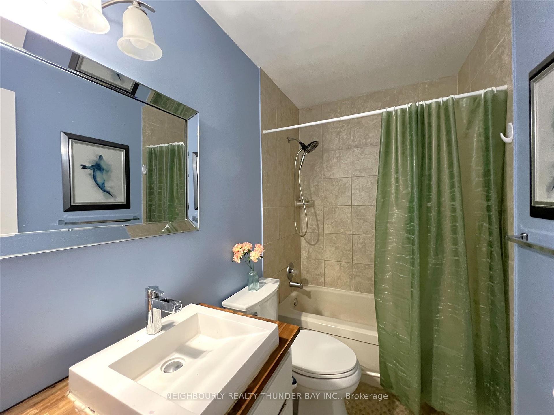 Photo 17 of 185 Market Street, Thunder Bay, Dawson Heights — HOMEH