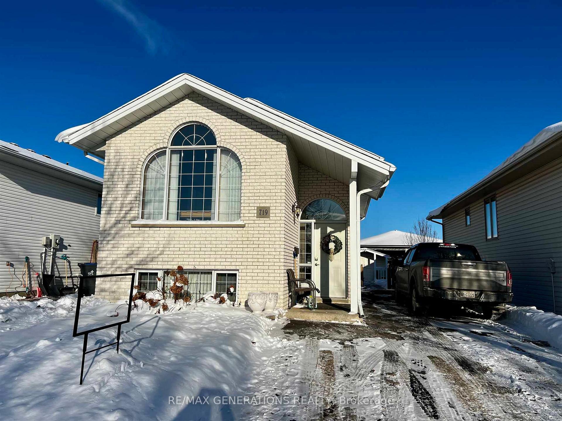Photo 1 of 719 Porcupine Boulevard, Thunder Bay, Parkdale — HOMEH