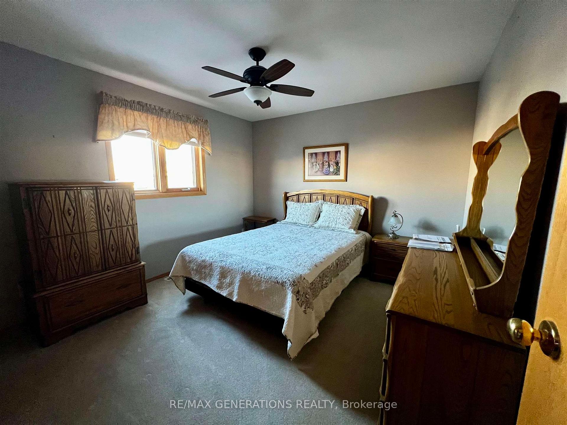 Photo 9 of 719 Porcupine Boulevard, Thunder Bay, Parkdale — HOMEH