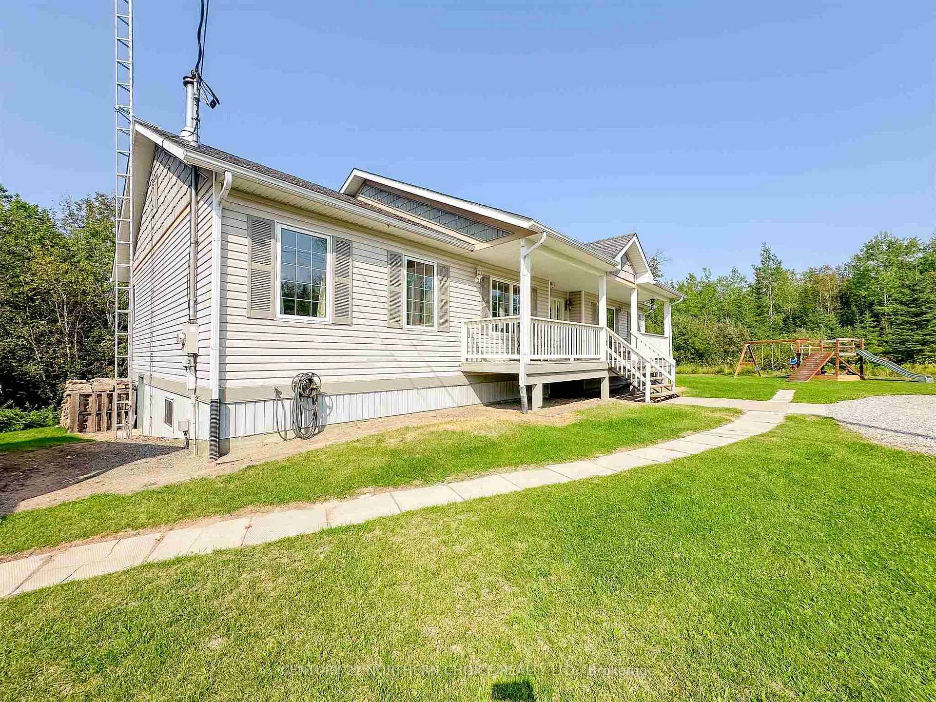 Photo 5 of 212 Worona Road, Kenora, Redditt Road East — HOMEH