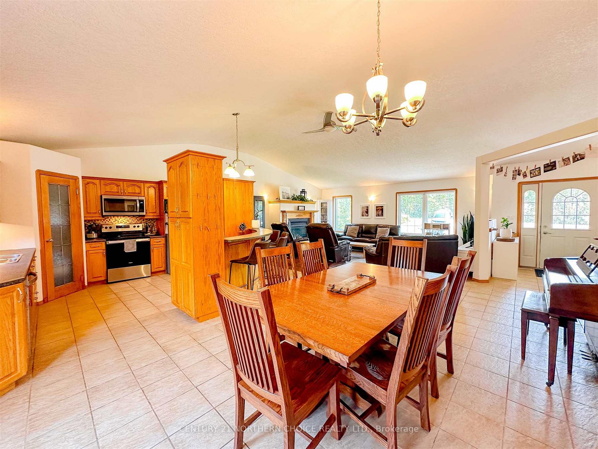 Photo 15 of 212 Worona Road, Kenora, Redditt Road East — HOMEH