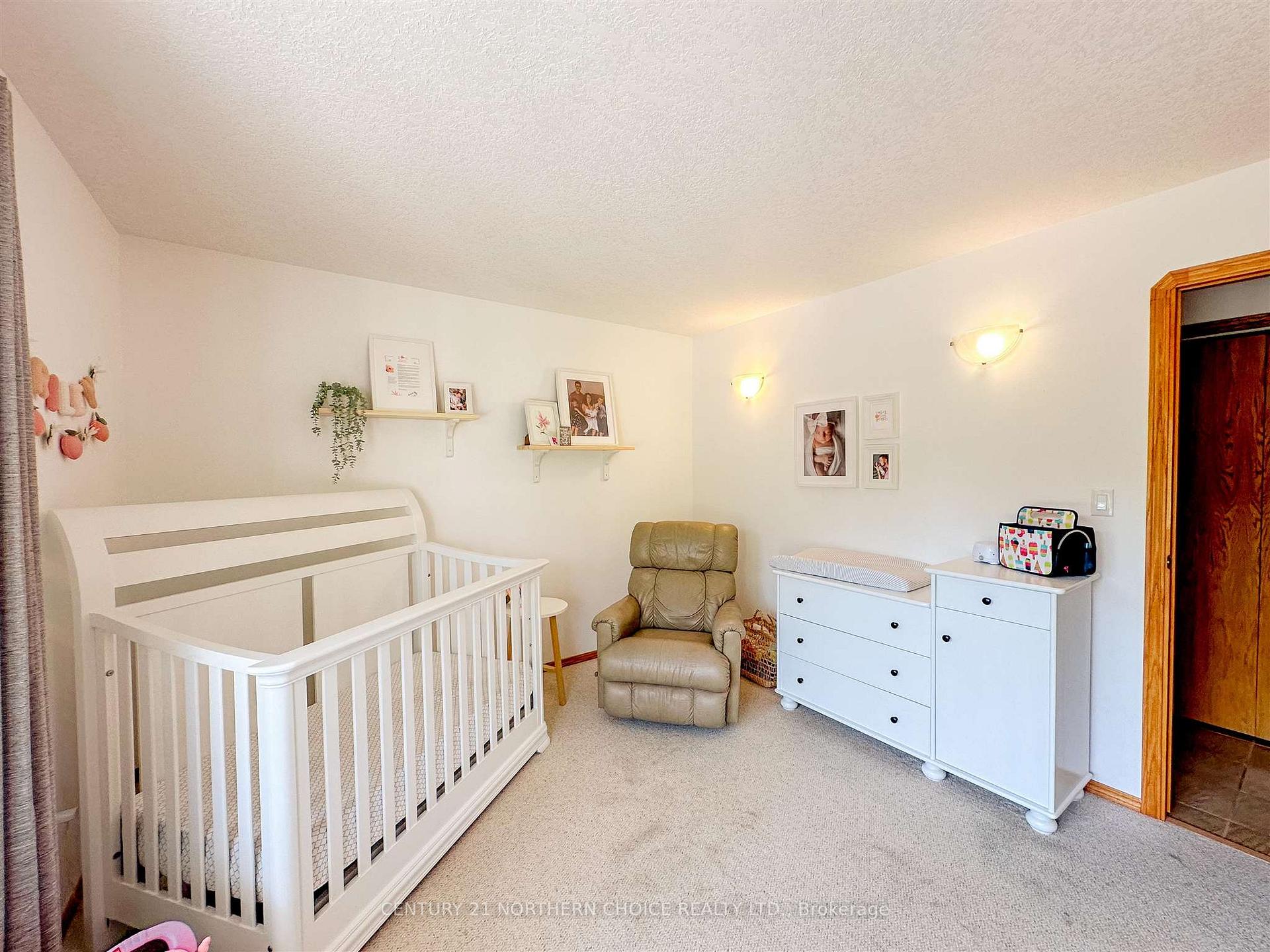 Photo 16 of 212 Worona Road, Kenora, Redditt Road East — HOMEH