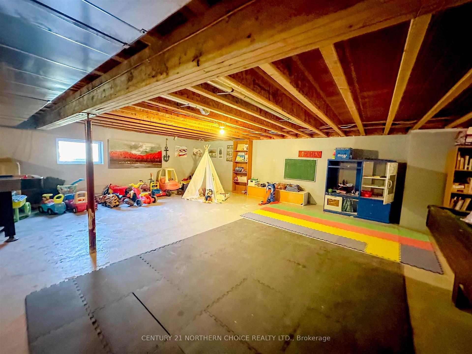 Photo 26 of 212 Worona Road, Kenora, Redditt Road East — HOMEH