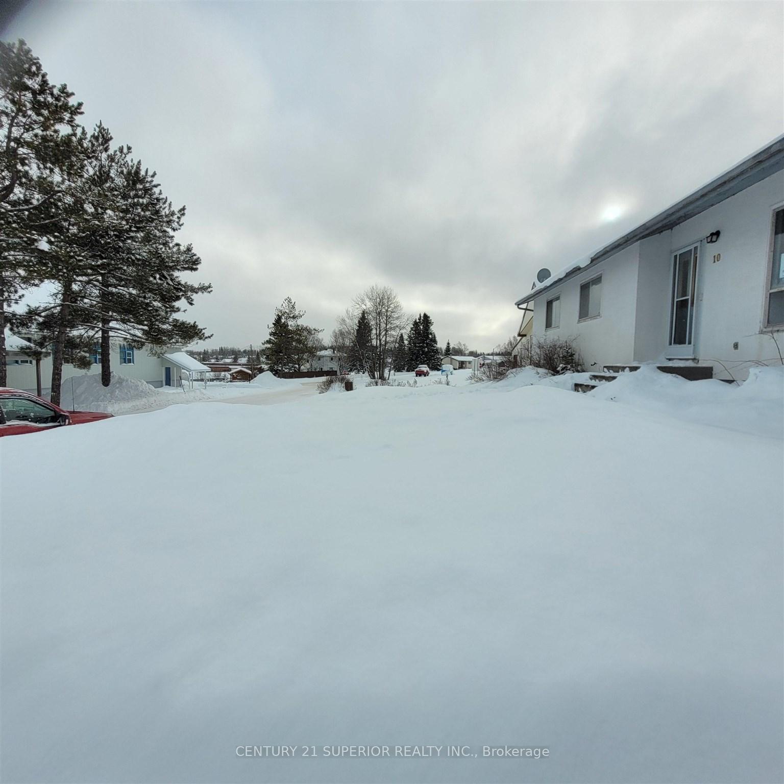 Photo 2 of 10 Shawinigan Place, Manitouwadge — HOMEH