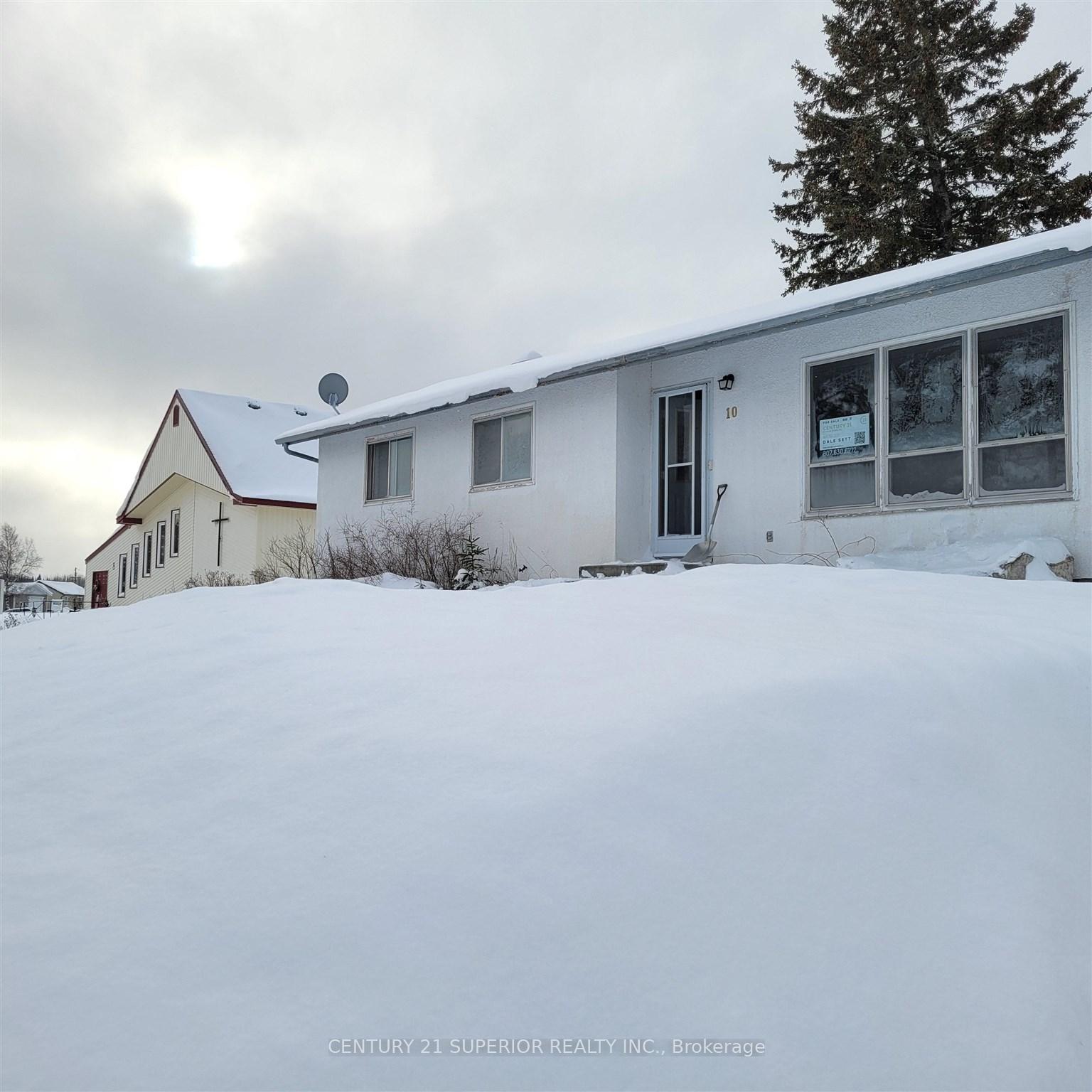 Photo 3 of 10 Shawinigan Place, Manitouwadge — HOMEH
