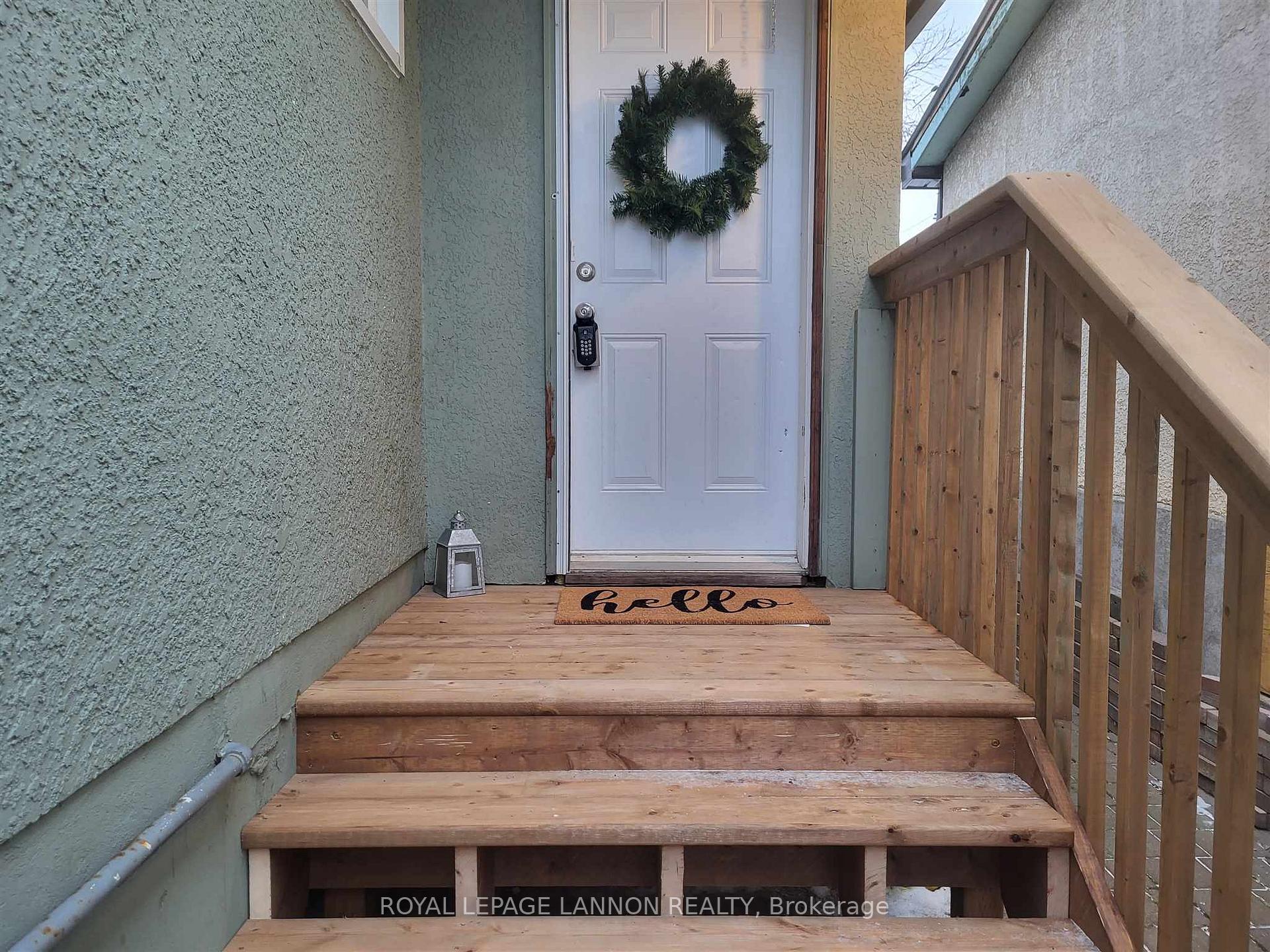 Photo 2 of 355 Ontario, Thunder Bay, Court / Cumberland — HOMEH