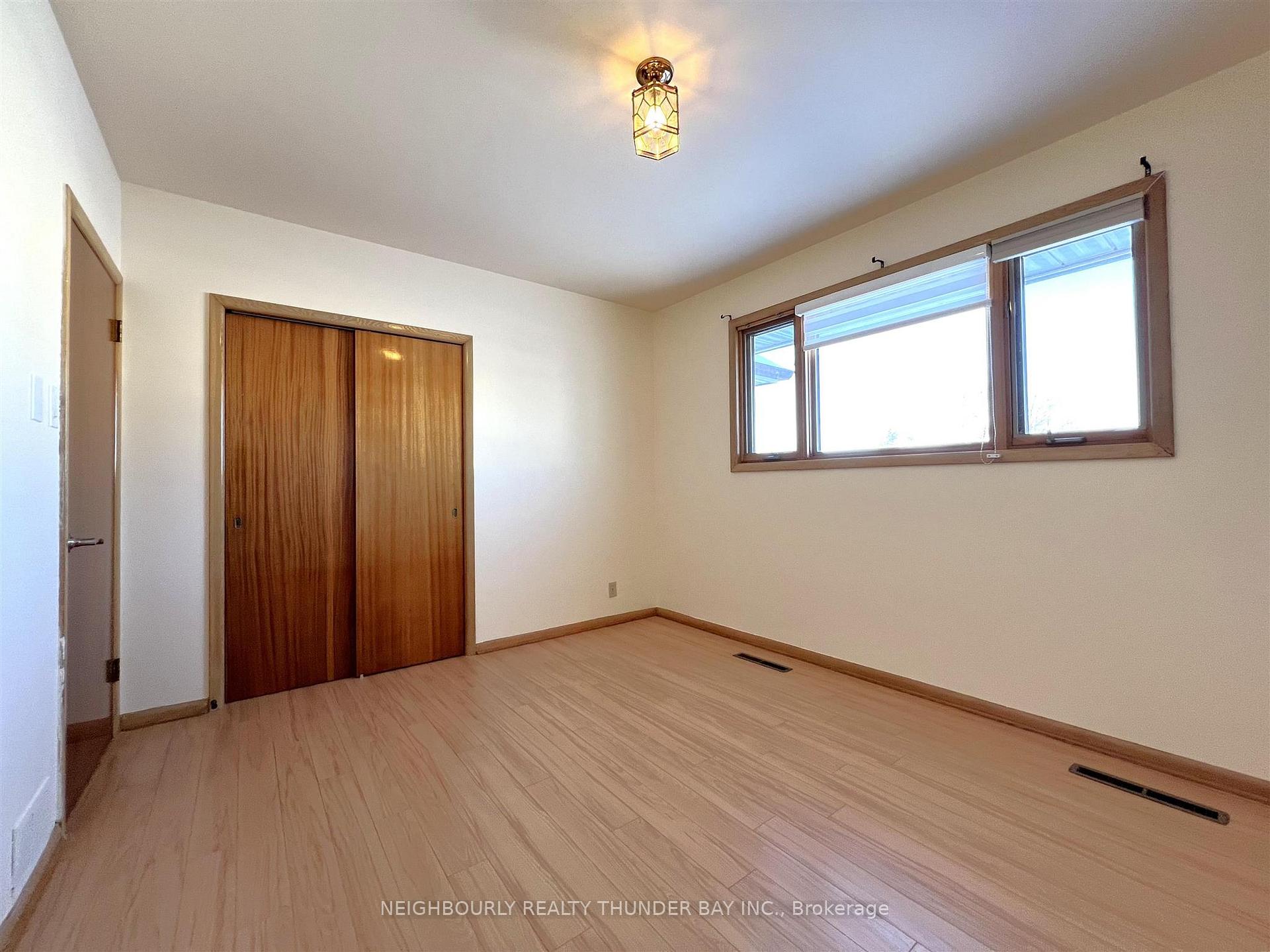 Photo 14 of 216 Caroline Street, Thunder Bay, Green Acres — HOMEH