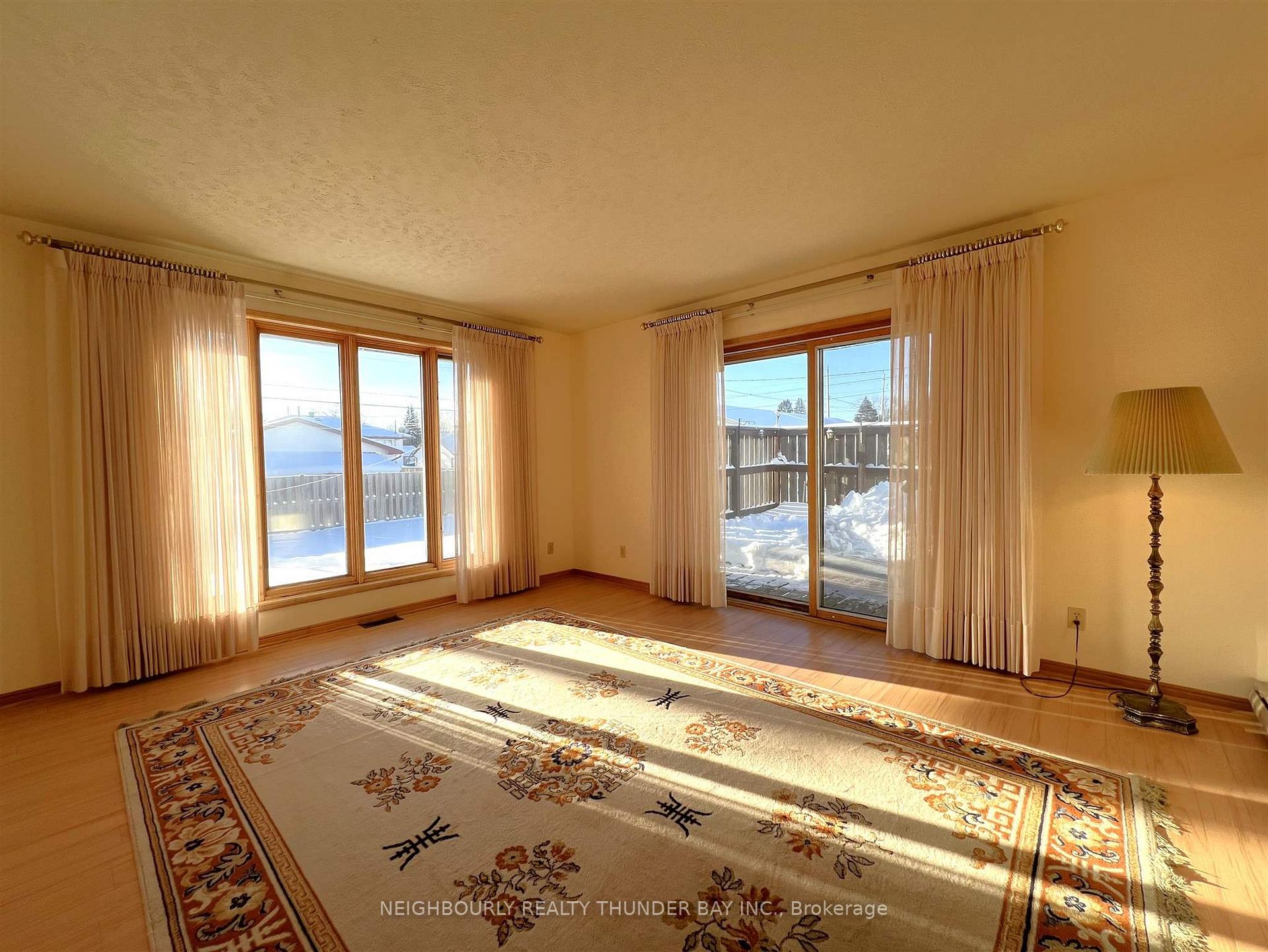 Photo 17 of 216 Caroline Street, Thunder Bay, Green Acres — HOMEH