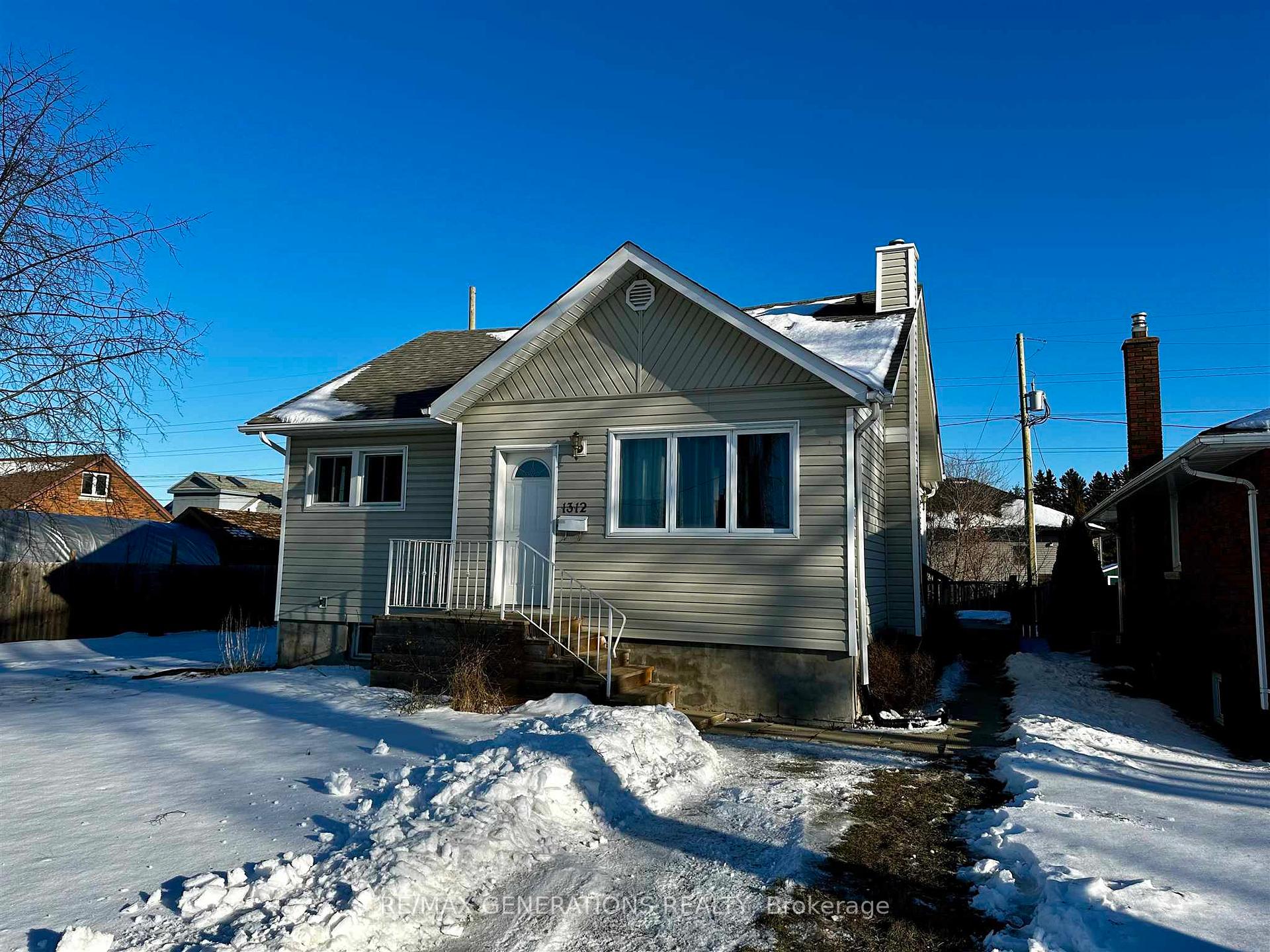 Photo 2 of 1312 Euclid Avenue, Thunder Bay, Westfort — HOMEH