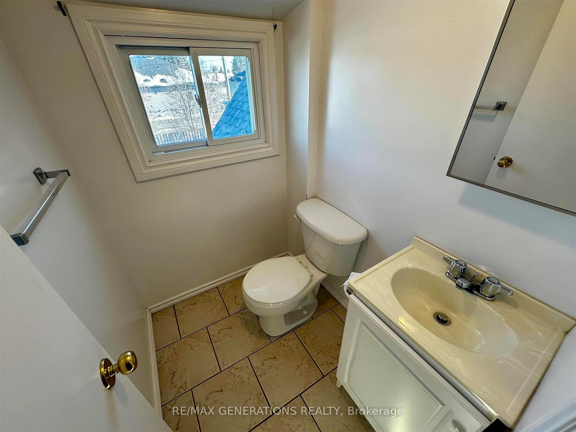 Photo 16 of 1312 Euclid Avenue, Thunder Bay, Westfort — HOMEH