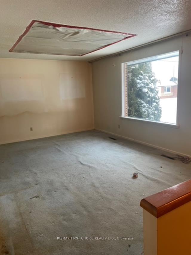 Photo 4 of 623 Cherrydale Place, Thunder Bay, Edgewater Park — HOMEH