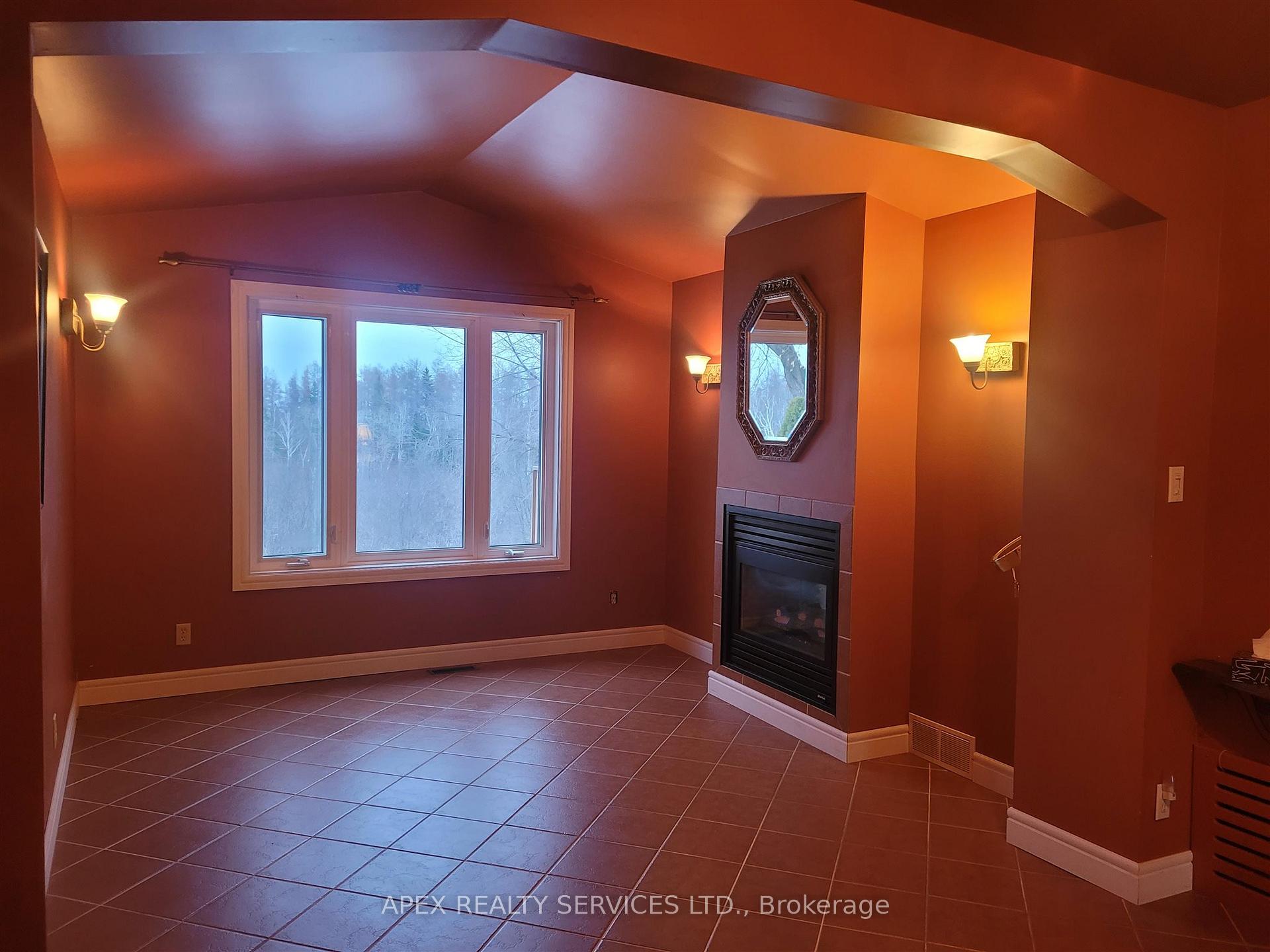 Photo 14 of 65 Strathcona Avenue, Thunder Bay, Current River — HOMEH