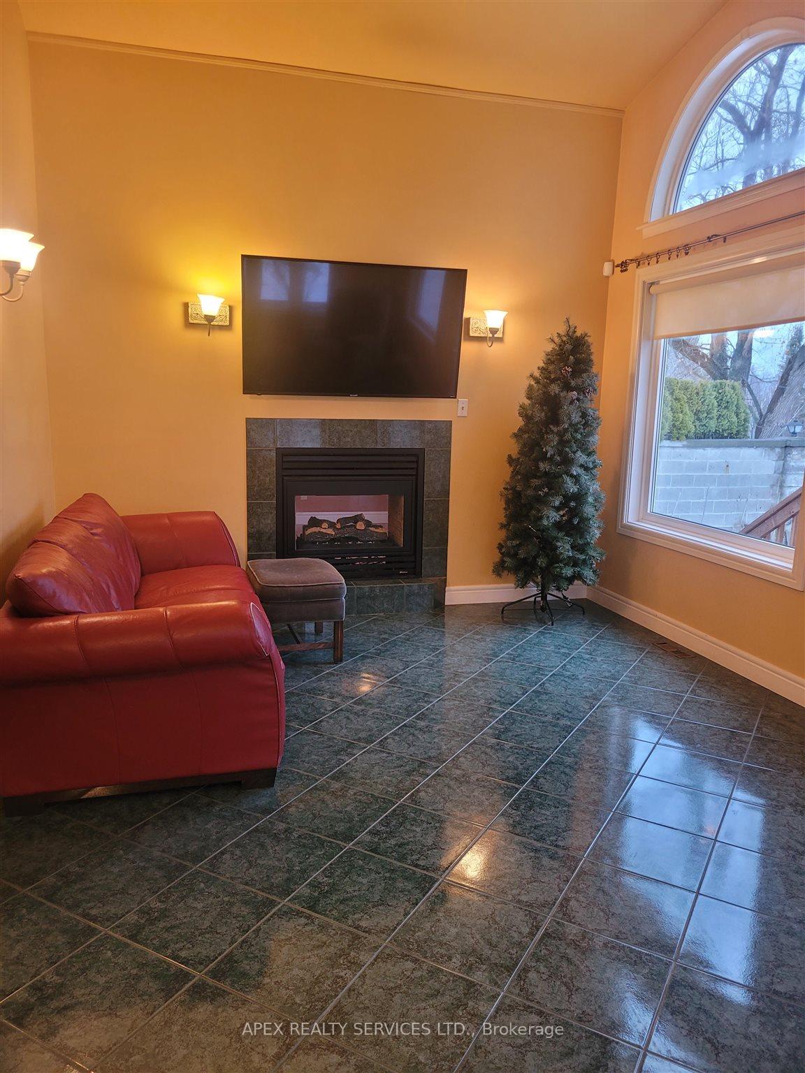 Photo 23 of 65 Strathcona Avenue, Thunder Bay, Current River — HOMEH
