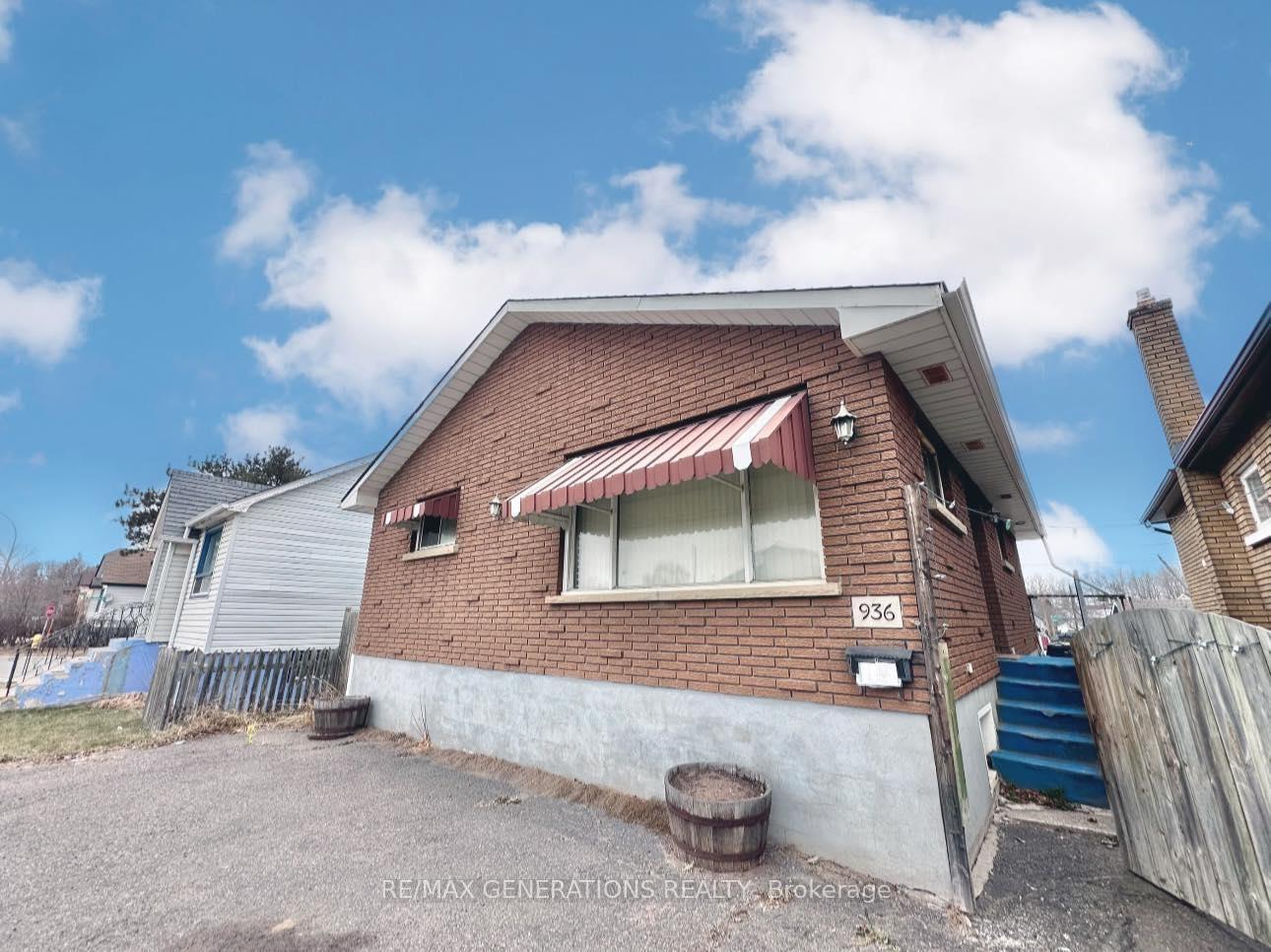 Photo 2 of 936 Simpson Street, Thunder Bay, East End — HOMEH