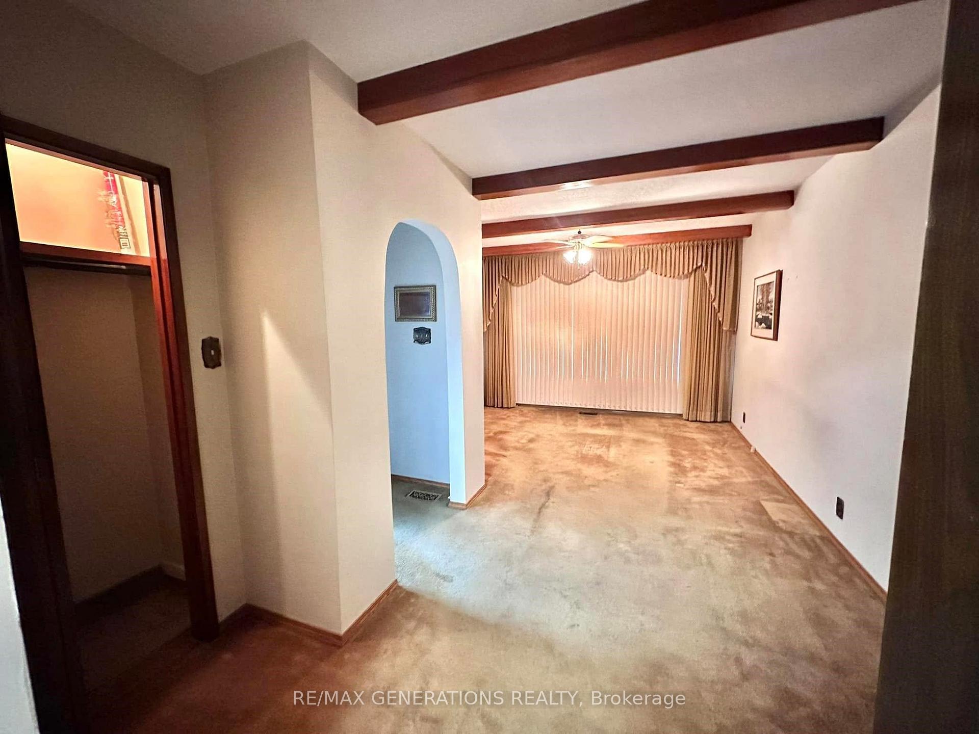 Photo 4 of 936 Simpson Street, Thunder Bay, East End — HOMEH