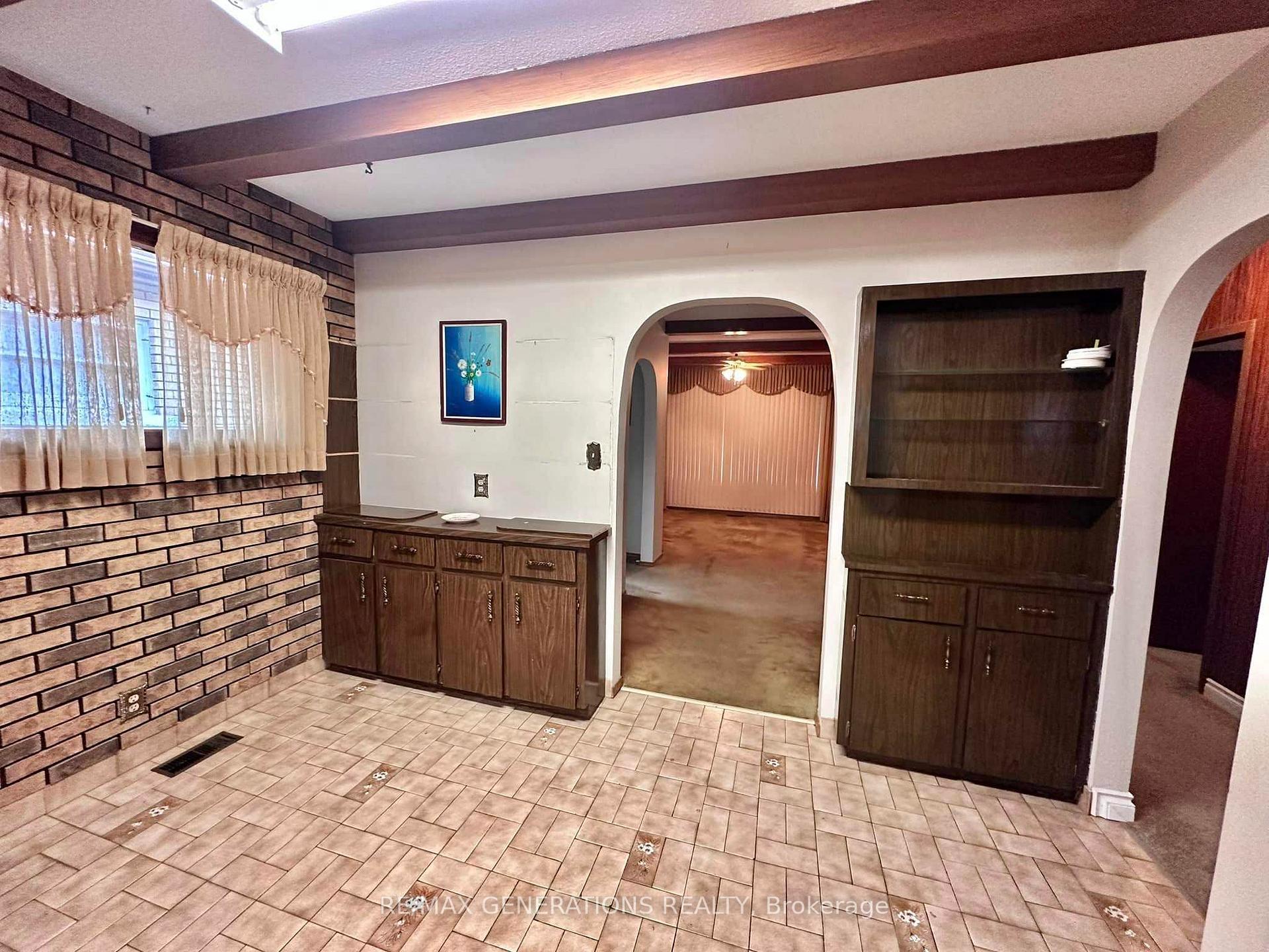 Photo 8 of 936 Simpson Street, Thunder Bay, East End — HOMEH