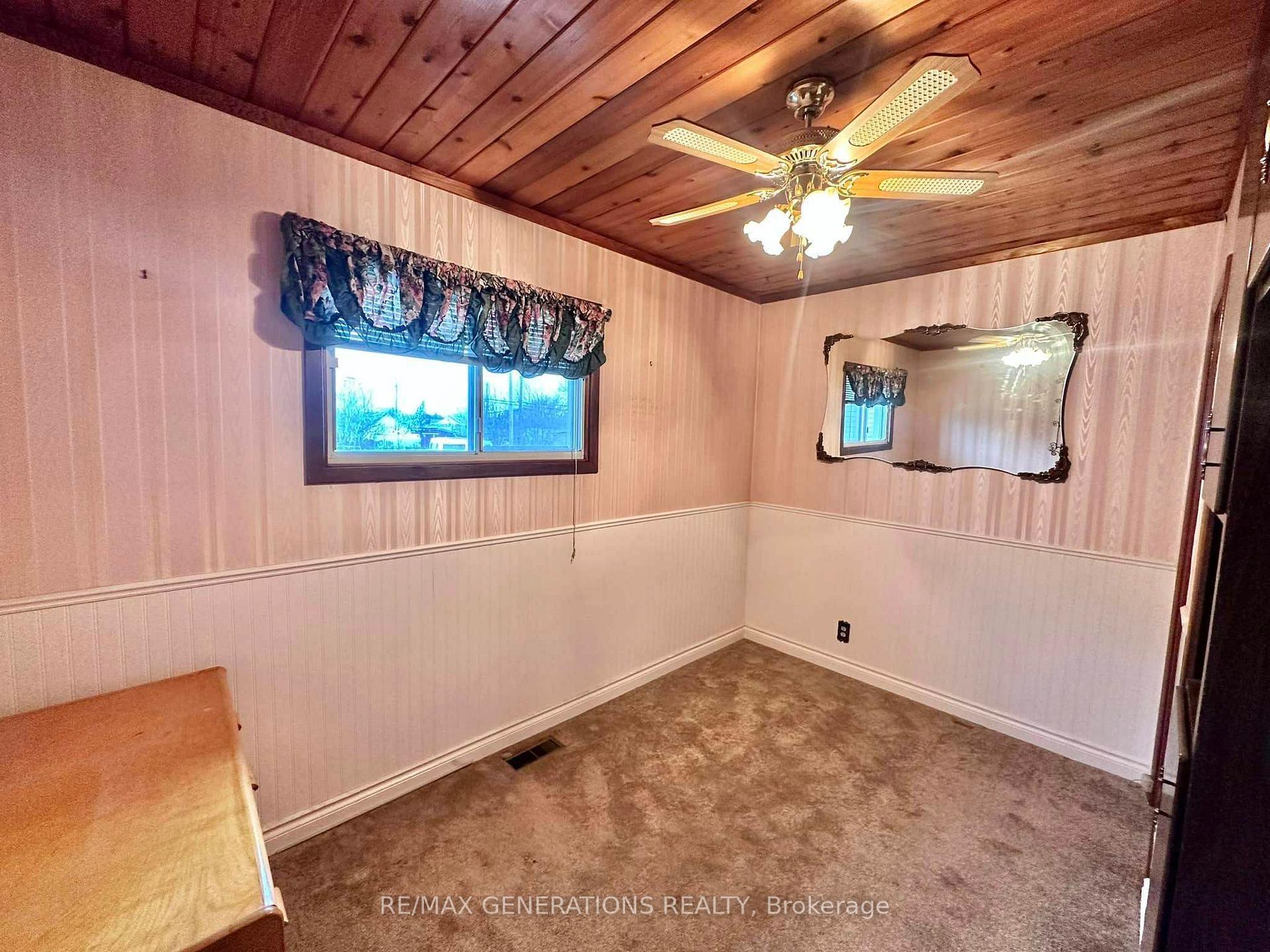 Photo 12 of 936 Simpson Street, Thunder Bay, East End — HOMEH