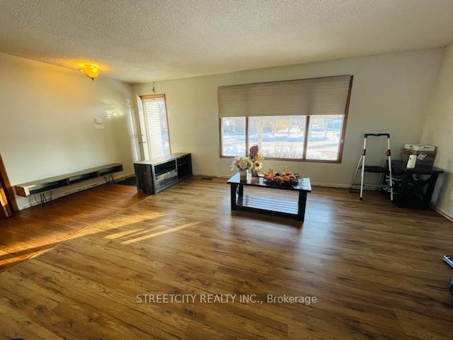 Photo 2 of 505 Dalhousie Drive, Thunder Bay, Northwood Park — HOMEH