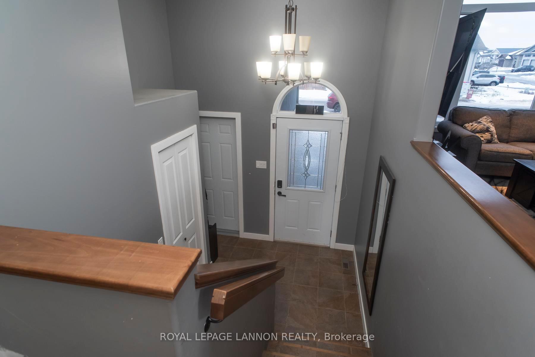 Photo 4 of 109 Bobcat Ave, Thunder Bay, Parkdale — HOMEH