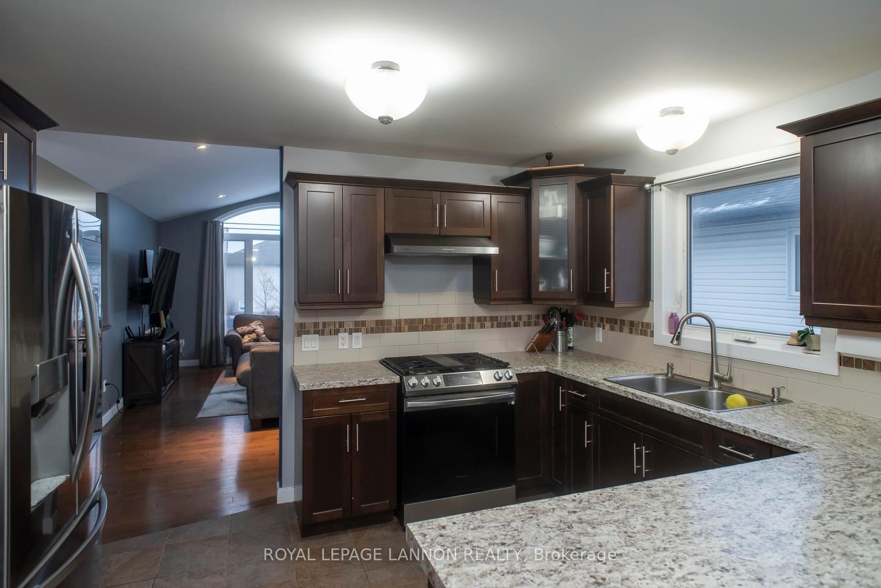 Photo 7 of 109 Bobcat Ave, Thunder Bay, Parkdale — HOMEH