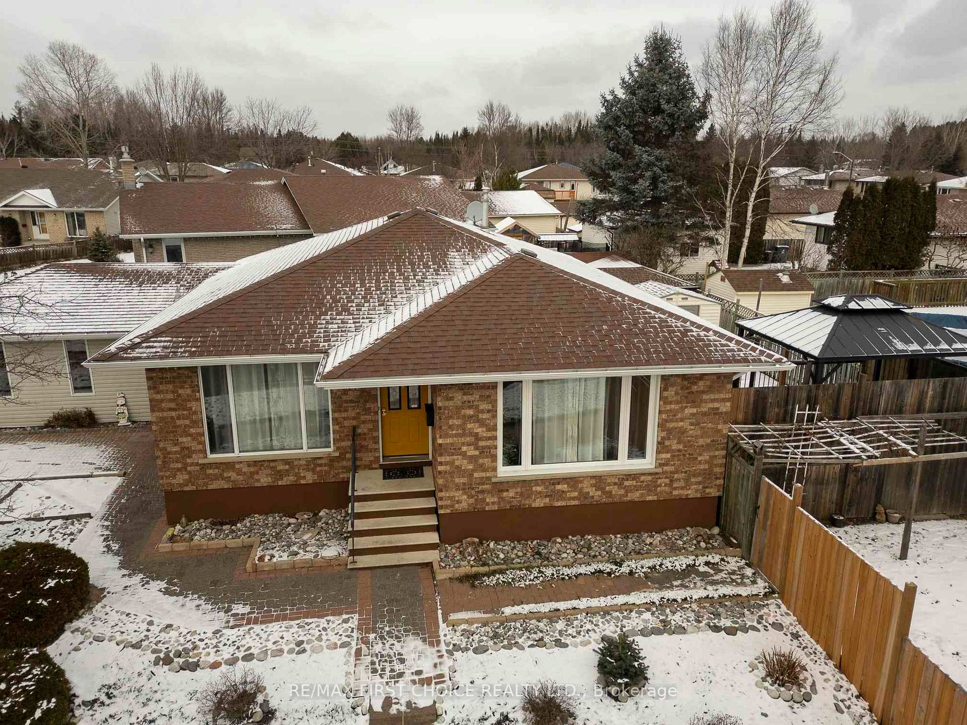 Photo 1 of 302 Glasgow Place, Thunder Bay, County Park — HOMEH