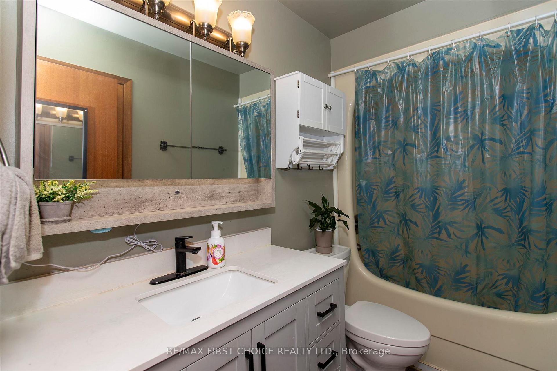 Photo 18 of 302 Glasgow Place, Thunder Bay, County Park — HOMEH