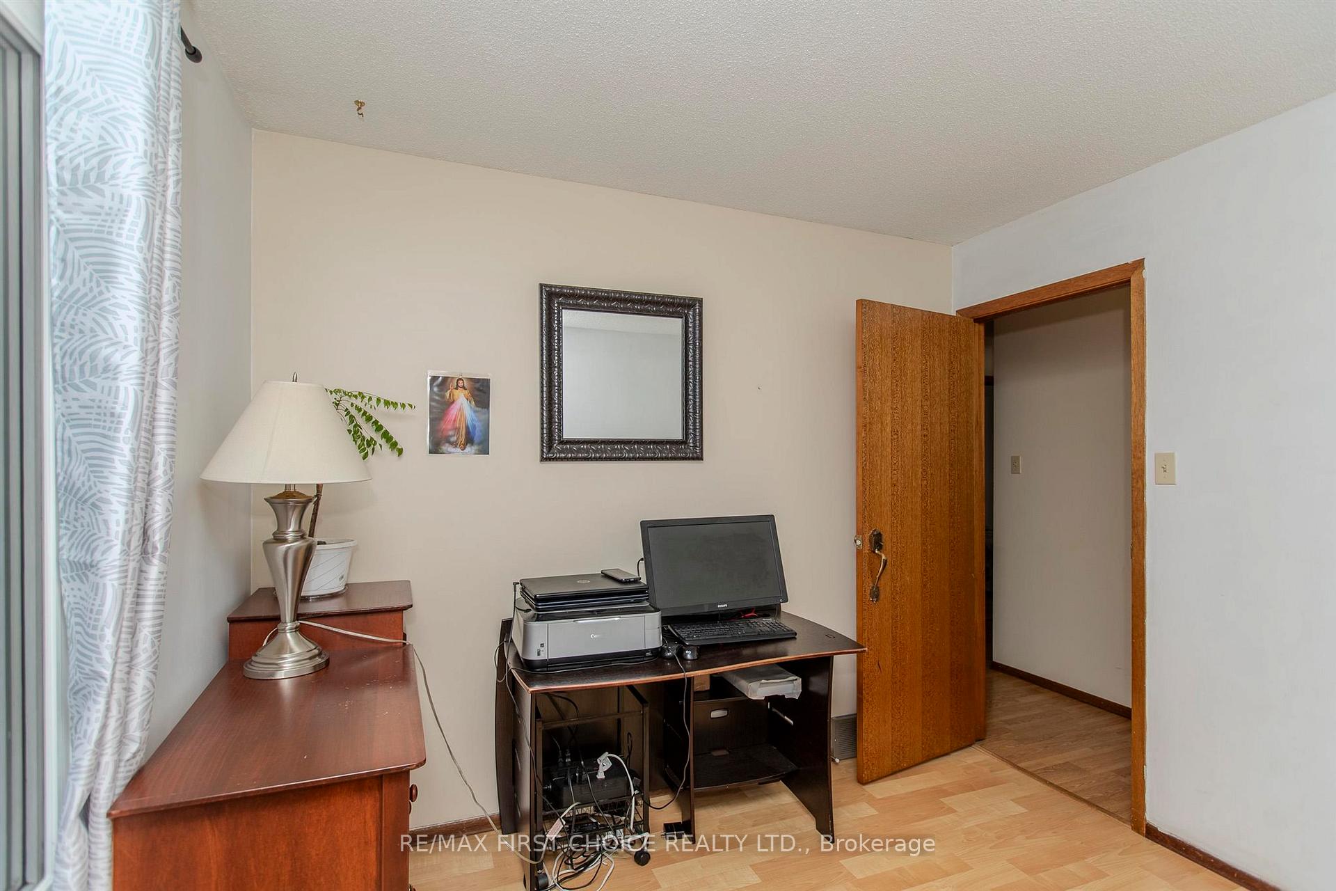 Photo 23 of 302 Glasgow Place, Thunder Bay, County Park — HOMEH