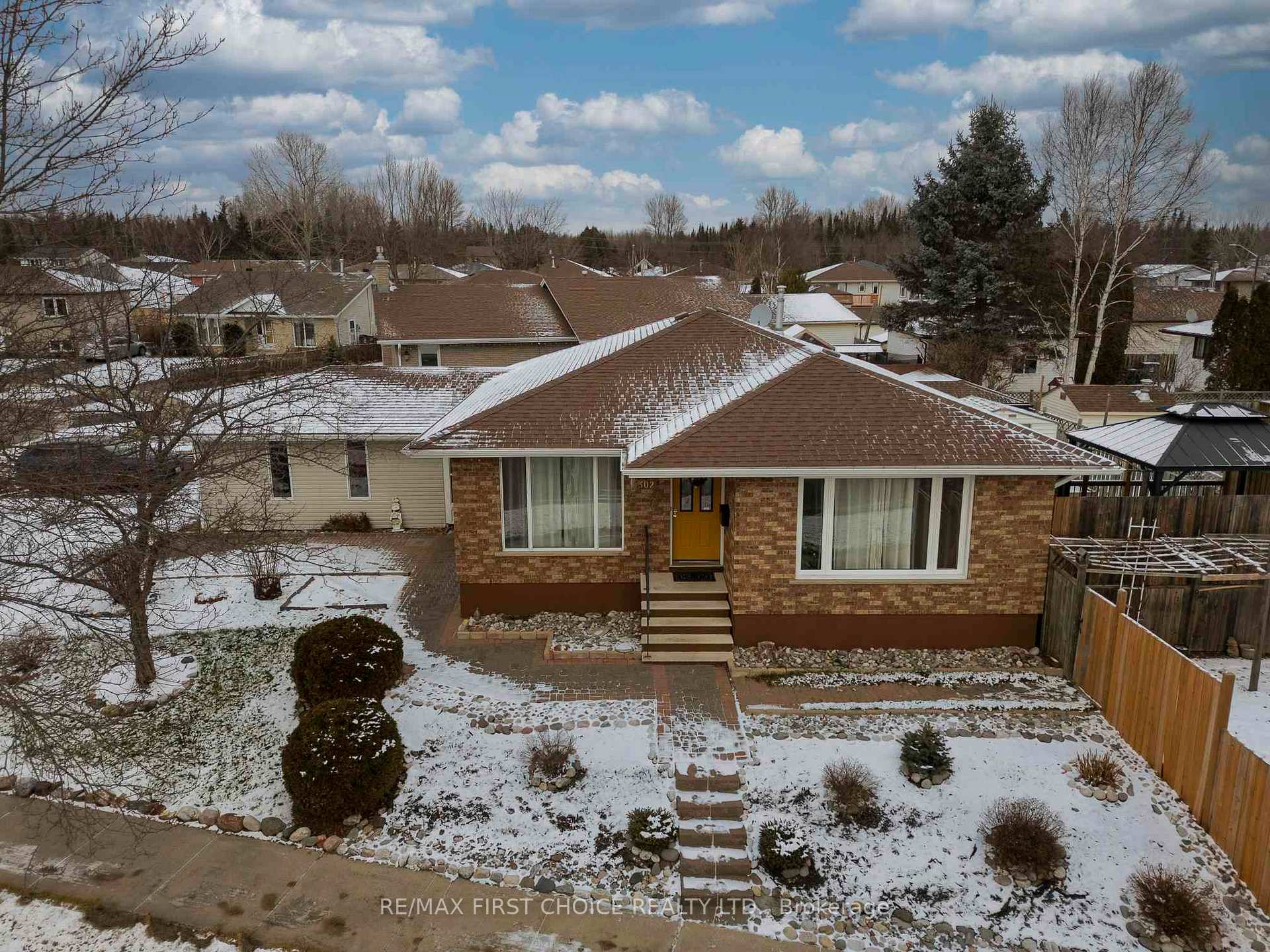Photo 36 of 302 Glasgow Place, Thunder Bay, County Park — HOMEH