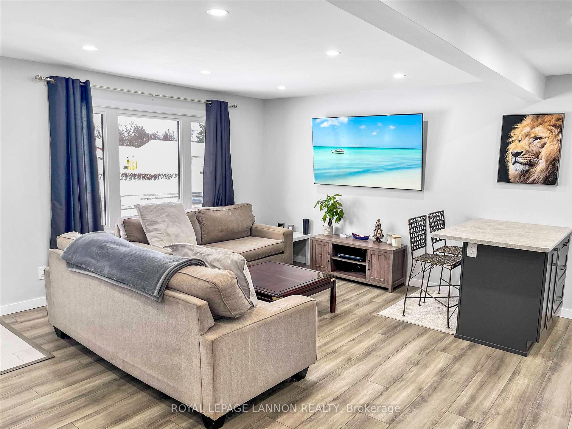 Photo 3 of 285 Algonquin Avenue S, Thunder Bay, West End — HOMEH