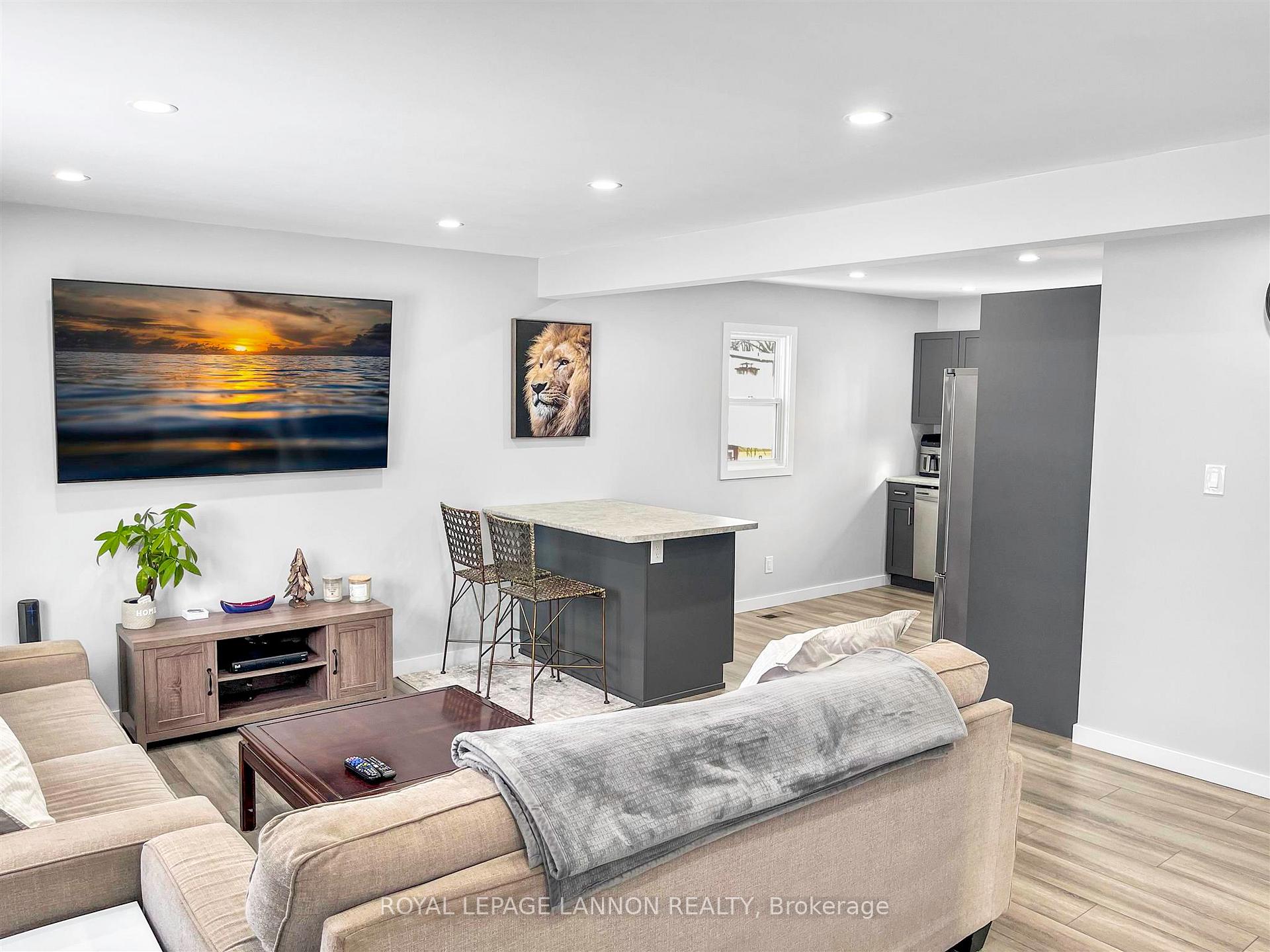 Photo 4 of 285 Algonquin Avenue S, Thunder Bay, West End — HOMEH