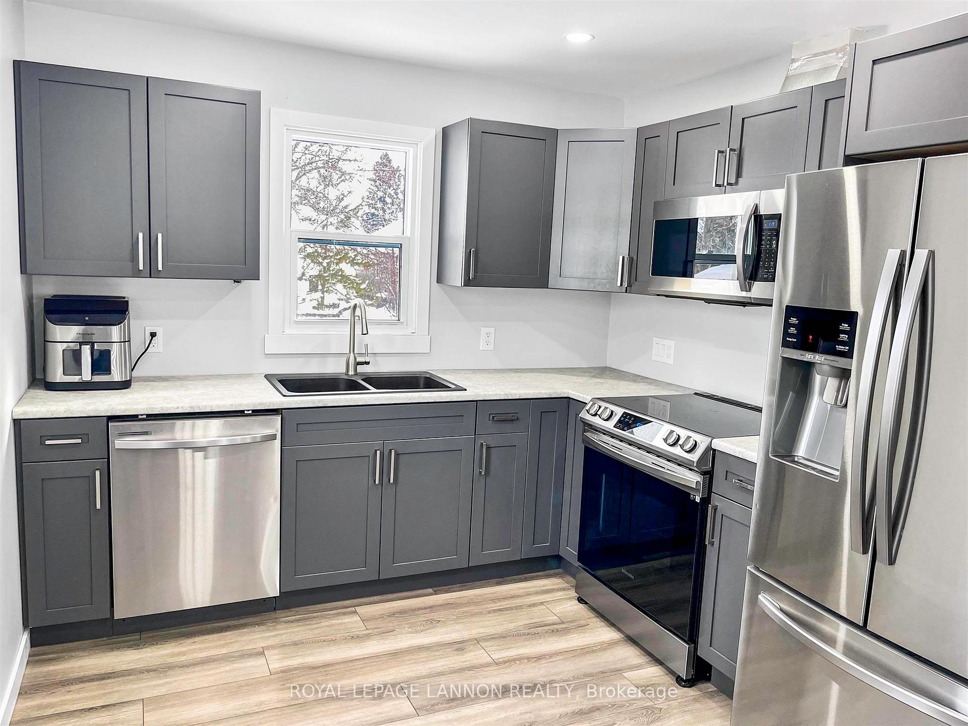 Photo 6 of 285 Algonquin Avenue S, Thunder Bay, West End — HOMEH