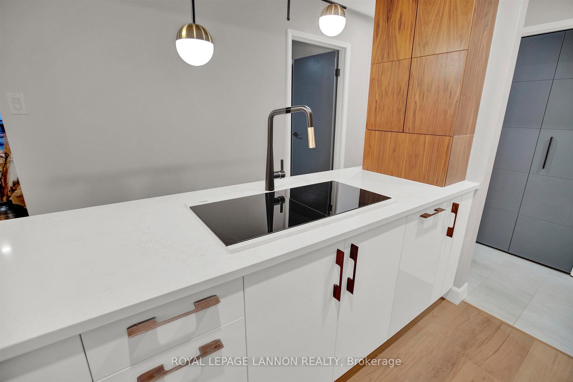 Photo 5 of Unit 305, 1550 Dease Street, Thunder Bay, Inner-City Industrial — HOMEH