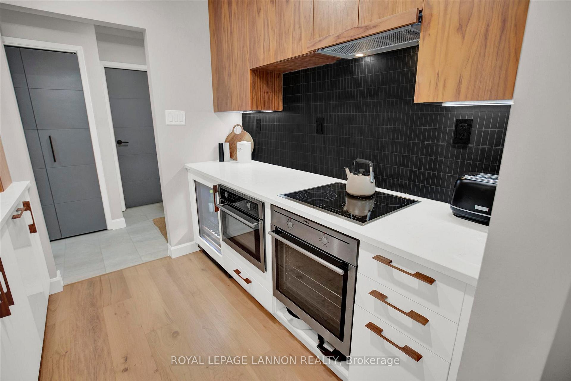 Photo 6 of Unit 305, 1550 Dease Street, Thunder Bay, Inner-City Industrial — HOMEH