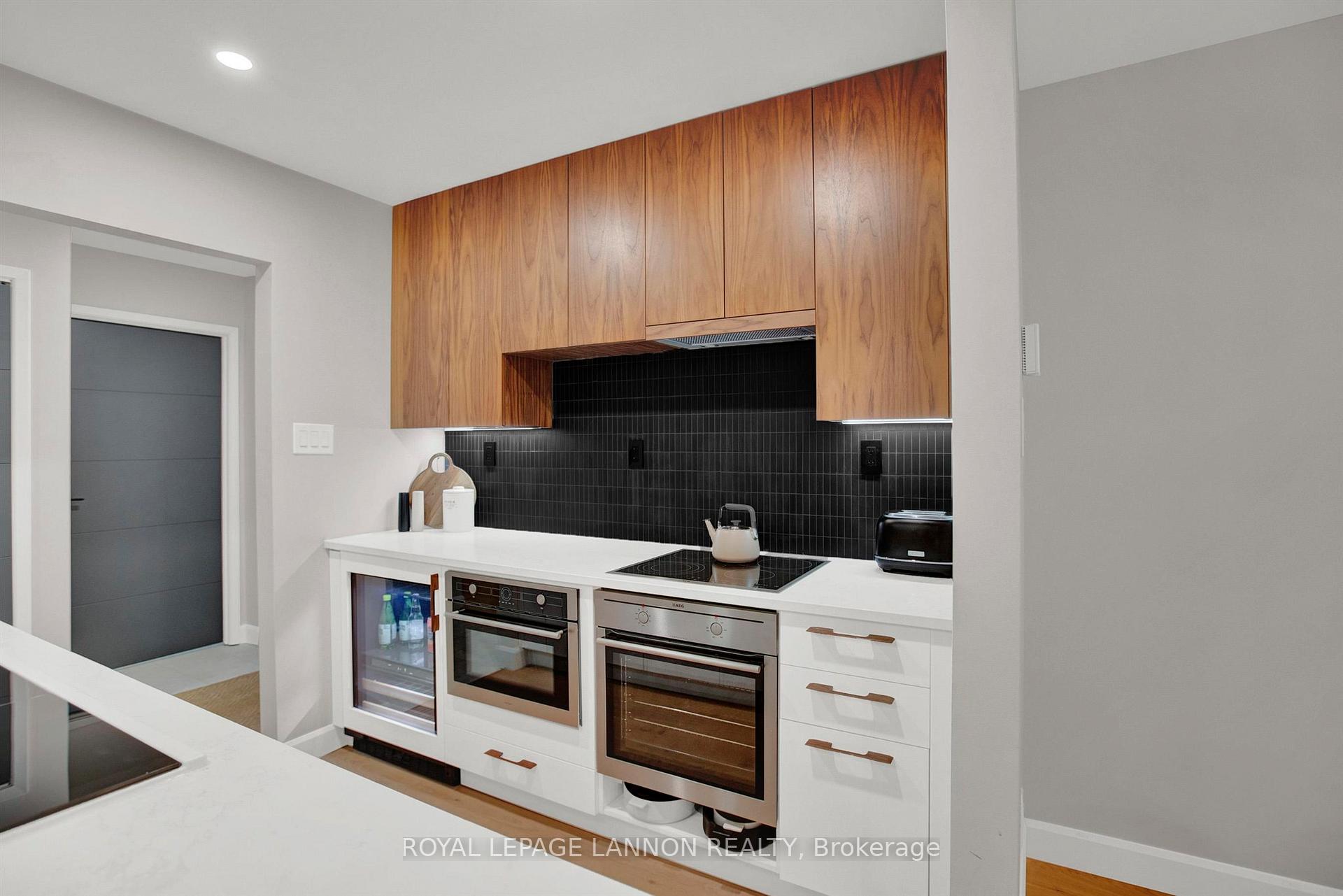 Photo 11 of Unit 305, 1550 Dease Street, Thunder Bay, Inner-City Industrial — HOMEH