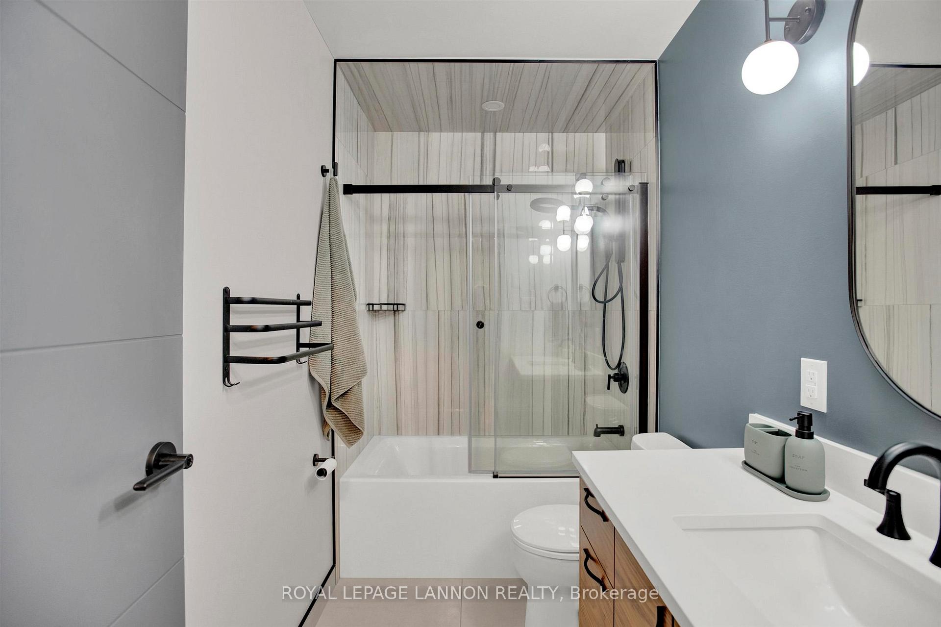Photo 24 of Unit 305, 1550 Dease Street, Thunder Bay, Inner-City Industrial — HOMEH