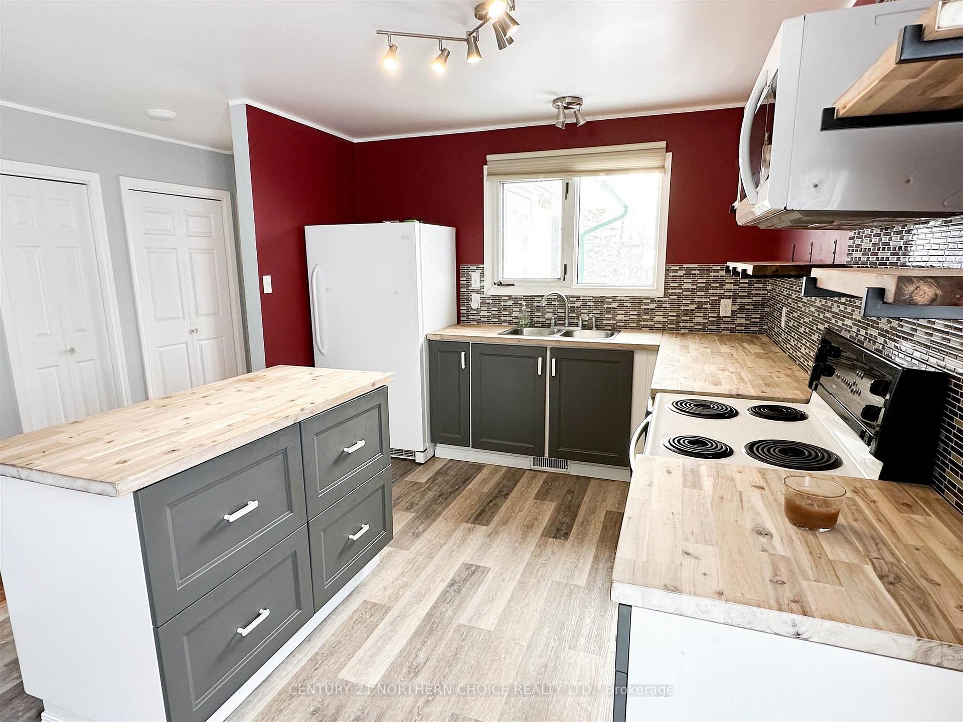 Photo 5 of 26 Dickenson Road, Red Lake — HOMEH