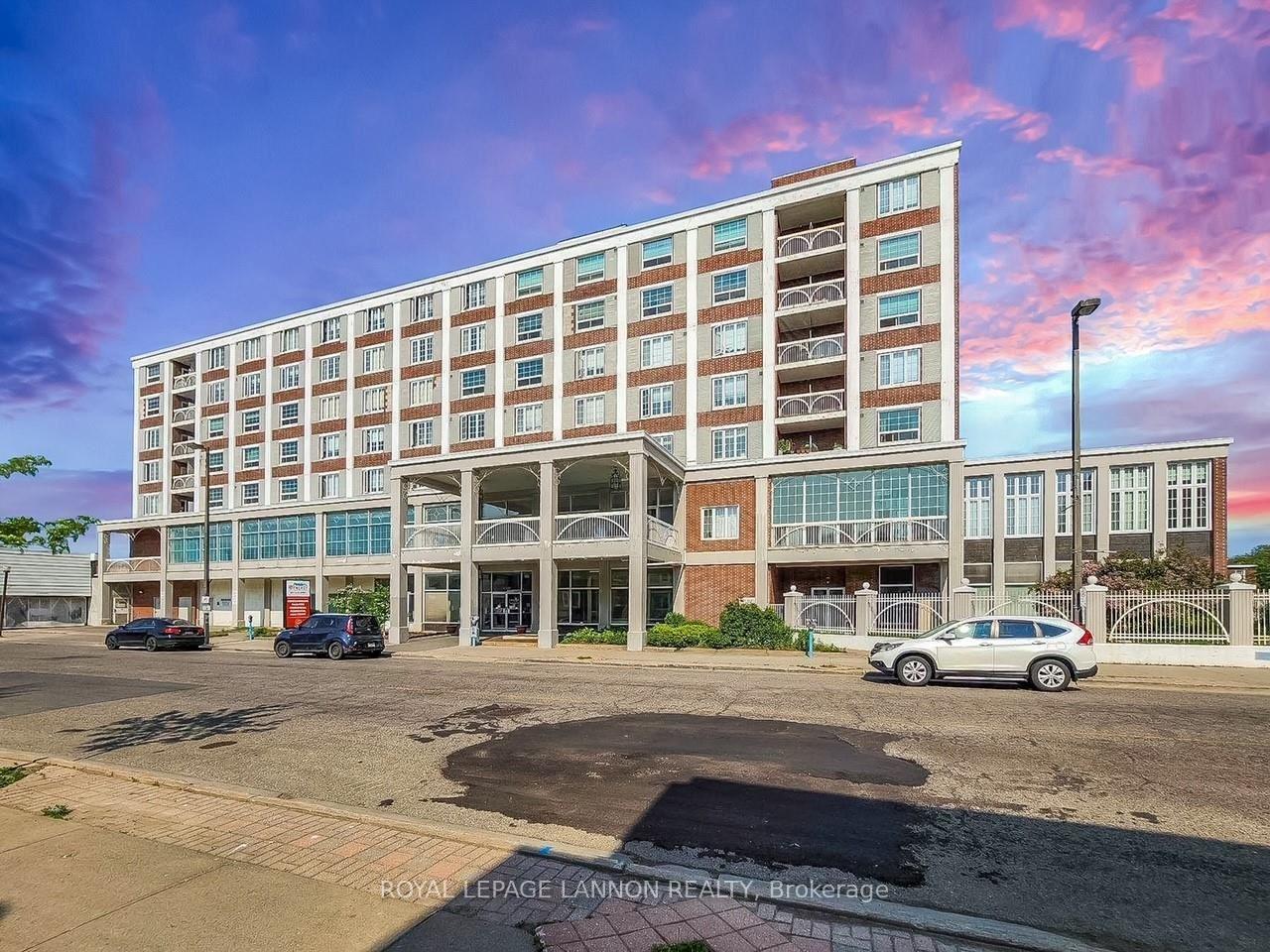 Front of Unit 402, 130 Brodie Street S