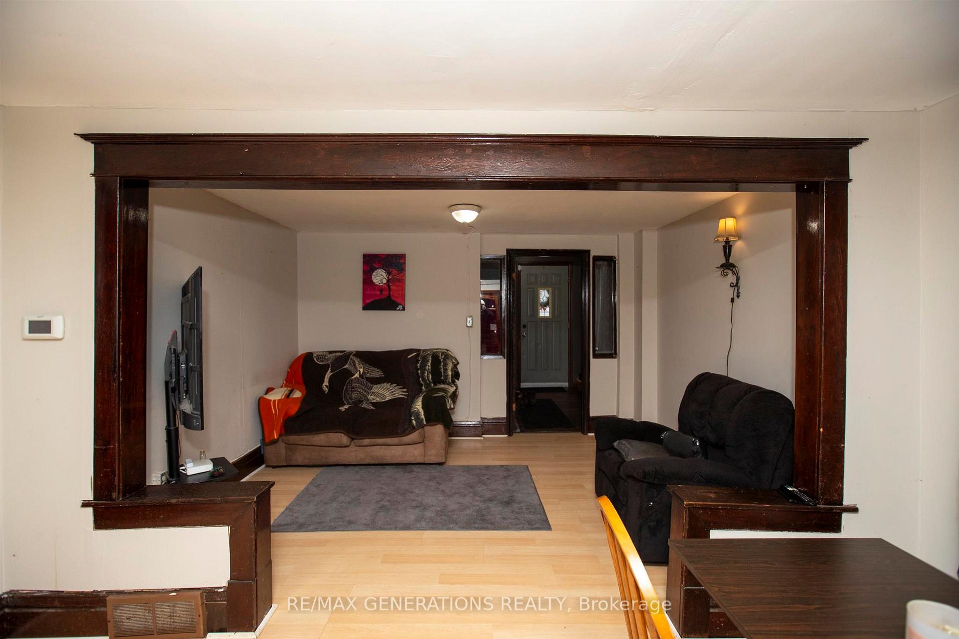 Photo 3 of 406 Syndicate Avenue N, Thunder Bay, McKeller Park — HOMEH