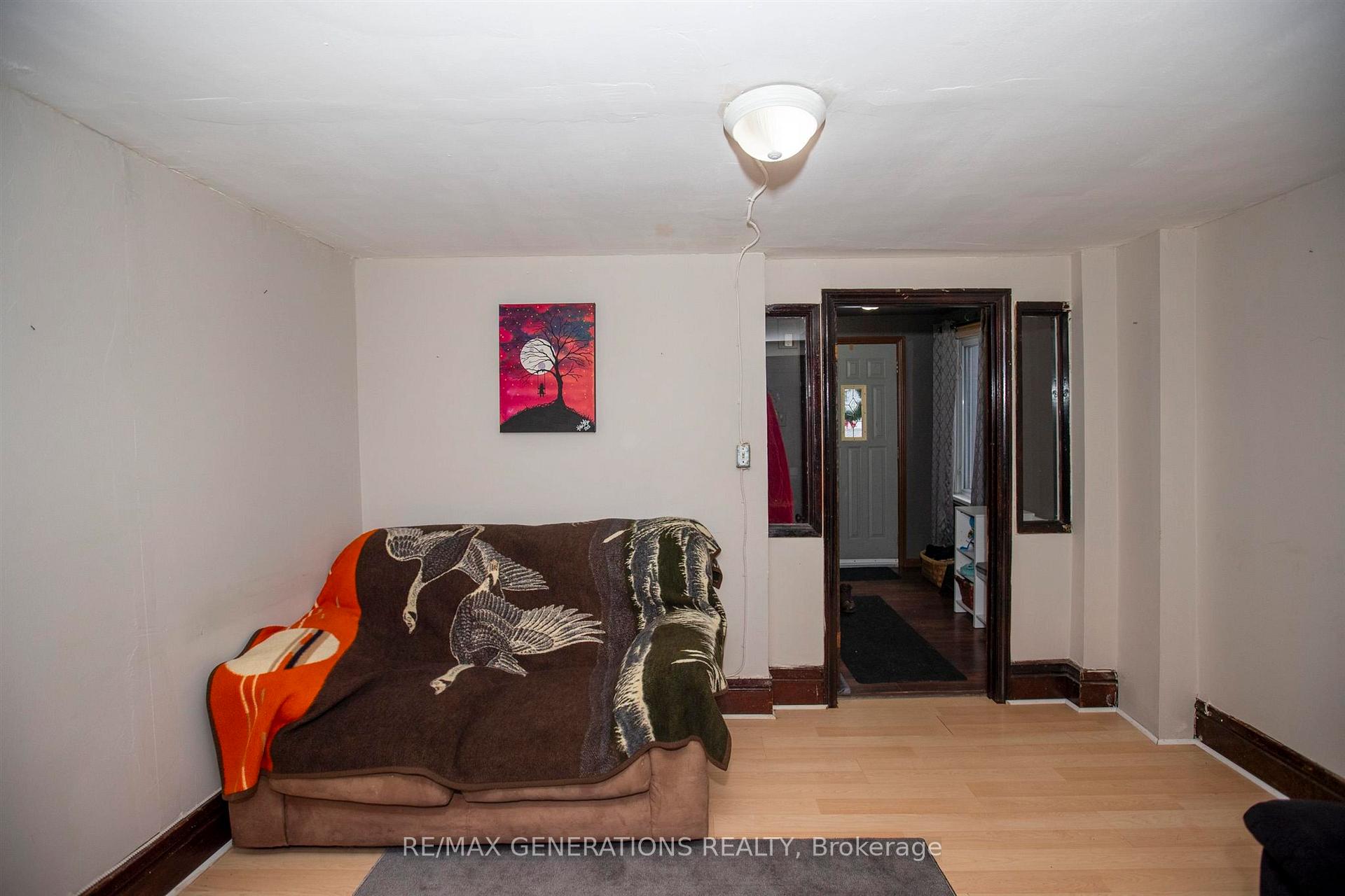 Photo 5 of 406 Syndicate Avenue N, Thunder Bay, McKeller Park — HOMEH