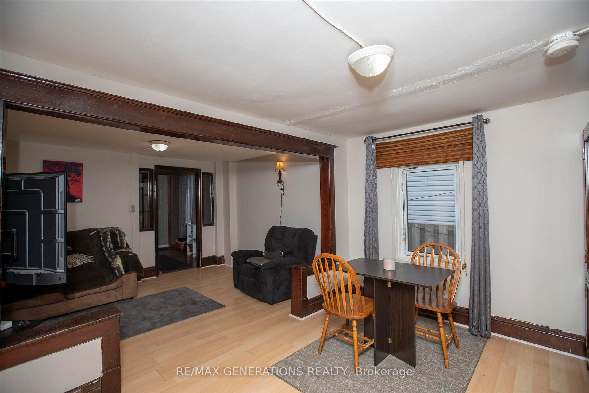 Photo 7 of 406 Syndicate Avenue N, Thunder Bay, McKeller Park — HOMEH