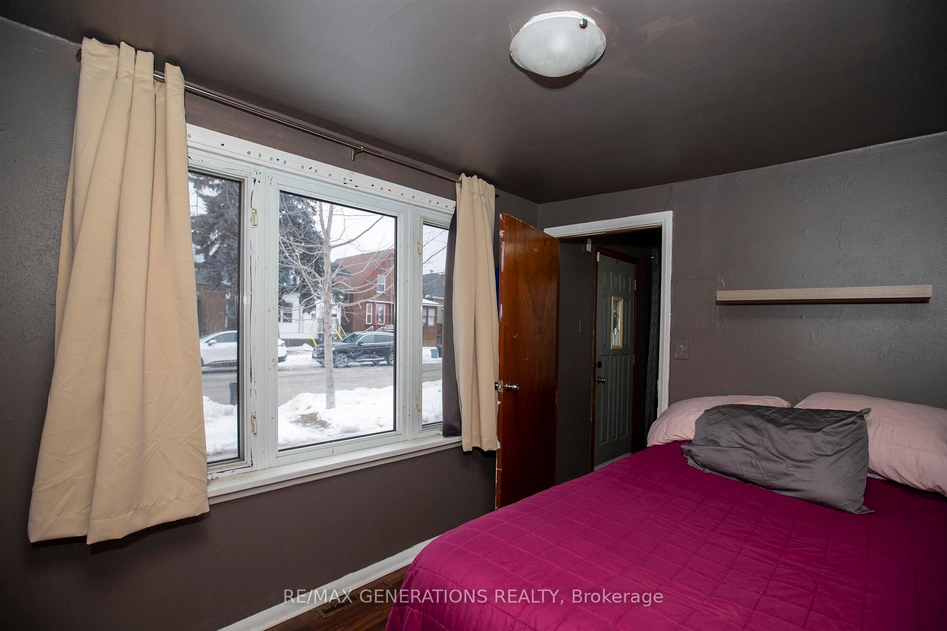 Photo 15 of 406 Syndicate Avenue N, Thunder Bay, McKeller Park — HOMEH
