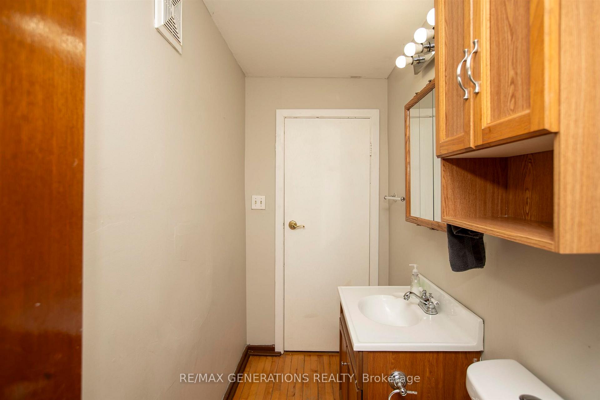 Photo 18 of 406 Syndicate Avenue N, Thunder Bay, McKeller Park — HOMEH