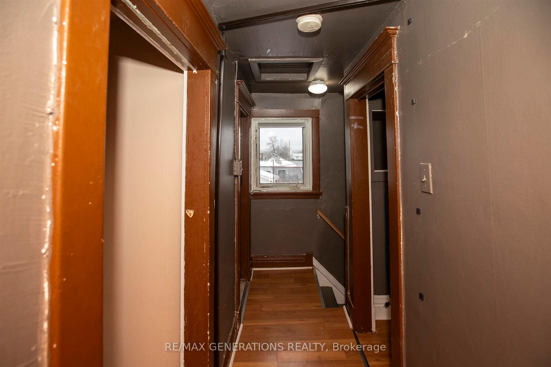 Photo 19 of 406 Syndicate Avenue N, Thunder Bay, McKeller Park — HOMEH