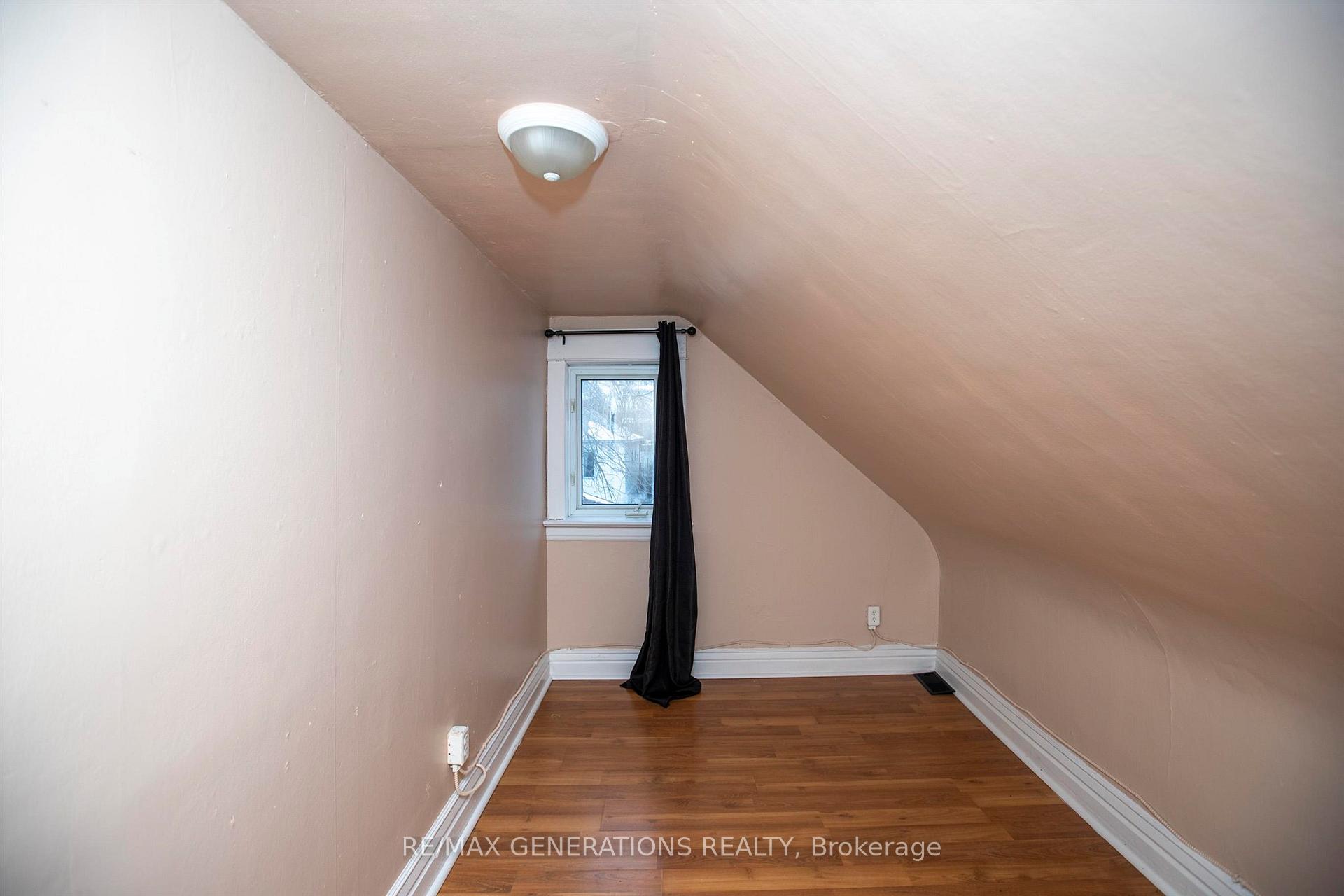 Photo 20 of 406 Syndicate Avenue N, Thunder Bay, McKeller Park — HOMEH
