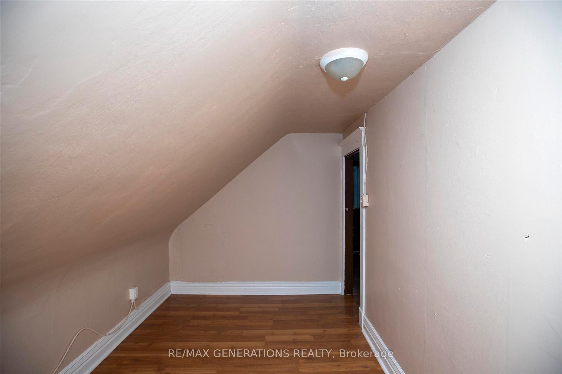 Photo 21 of 406 Syndicate Avenue N, Thunder Bay, McKeller Park — HOMEH