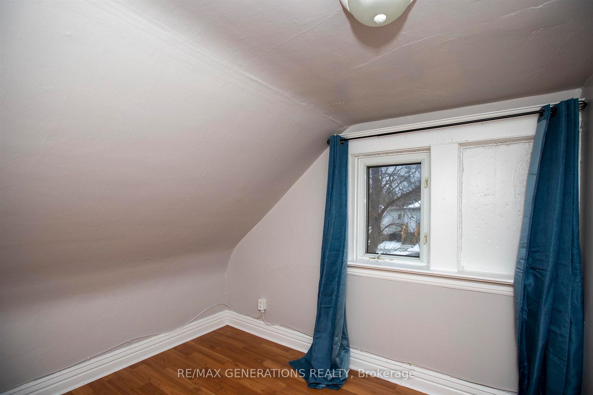 Photo 22 of 406 Syndicate Avenue N, Thunder Bay, McKeller Park — HOMEH