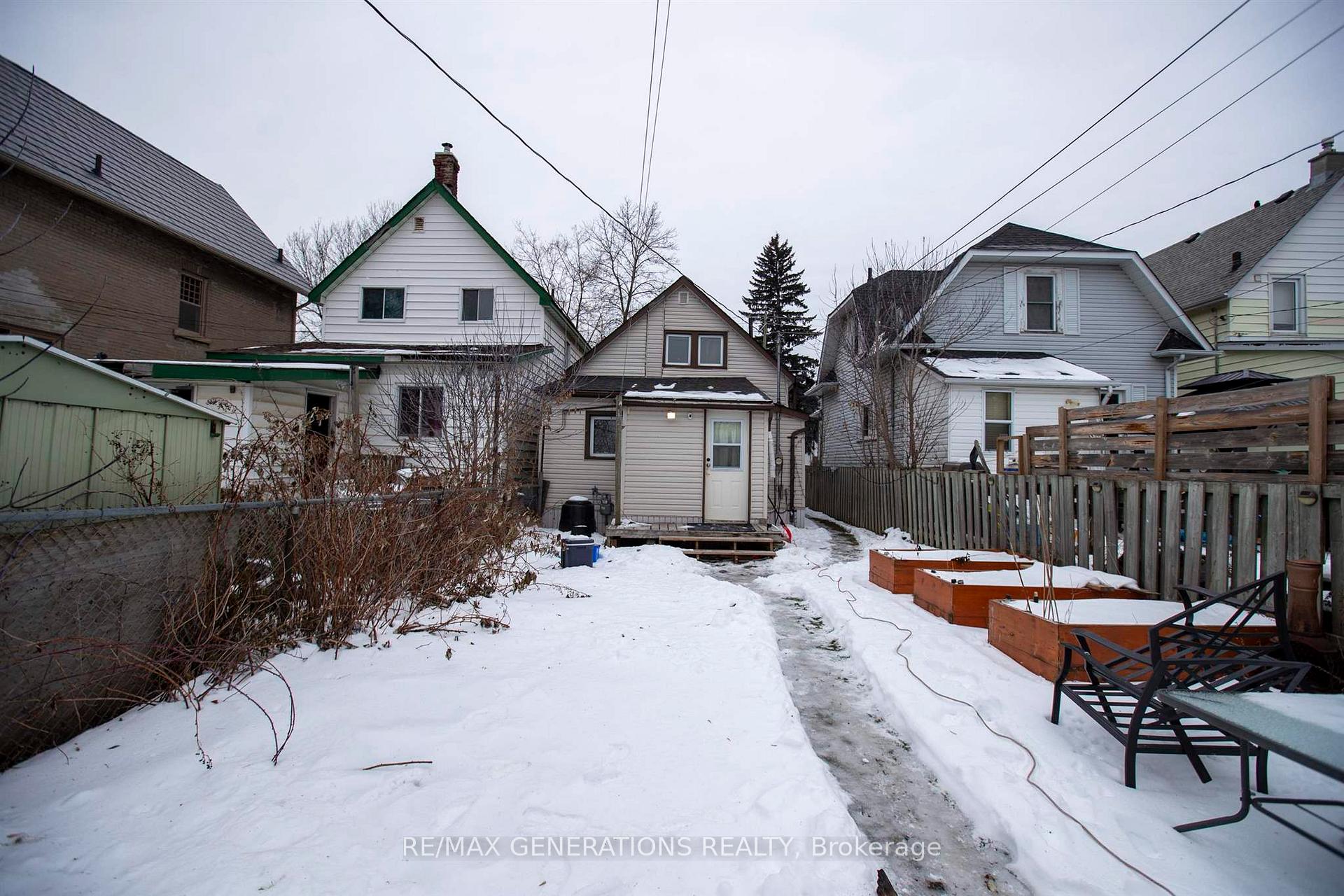 Photo 31 of 406 Syndicate Avenue N, Thunder Bay, McKeller Park — HOMEH